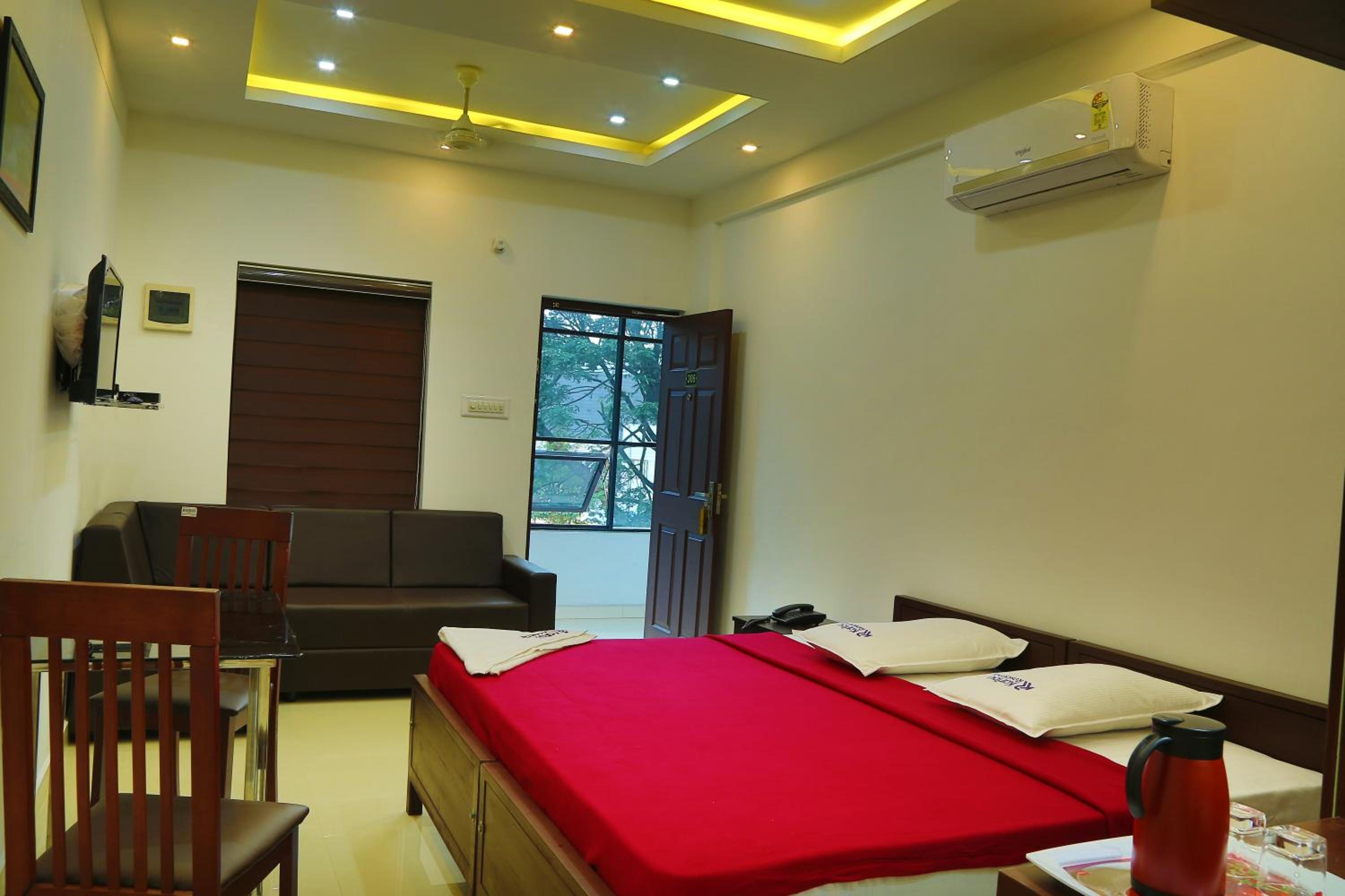 Deluxe Room - Photo 4