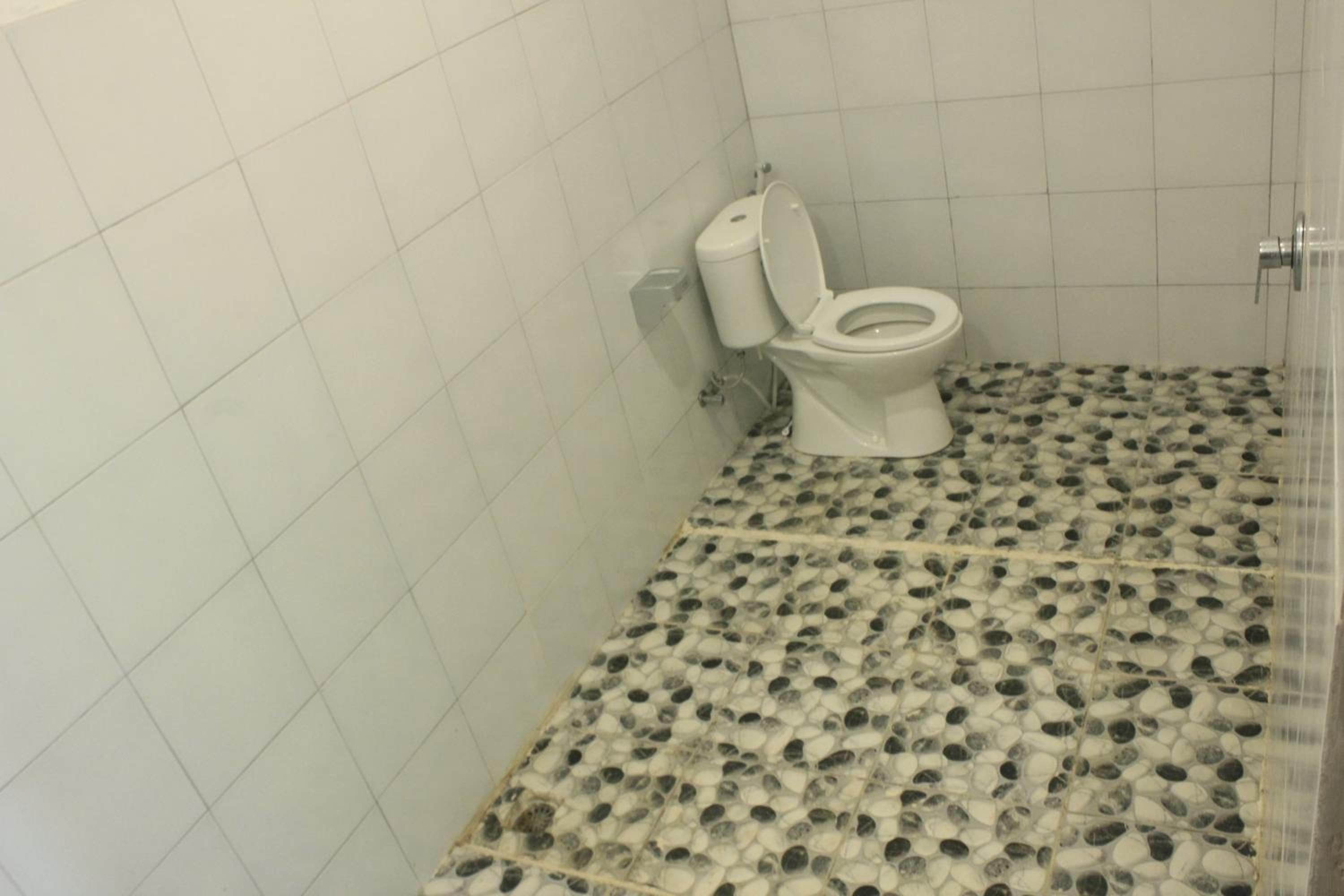 Standard Double Room - Photo 11