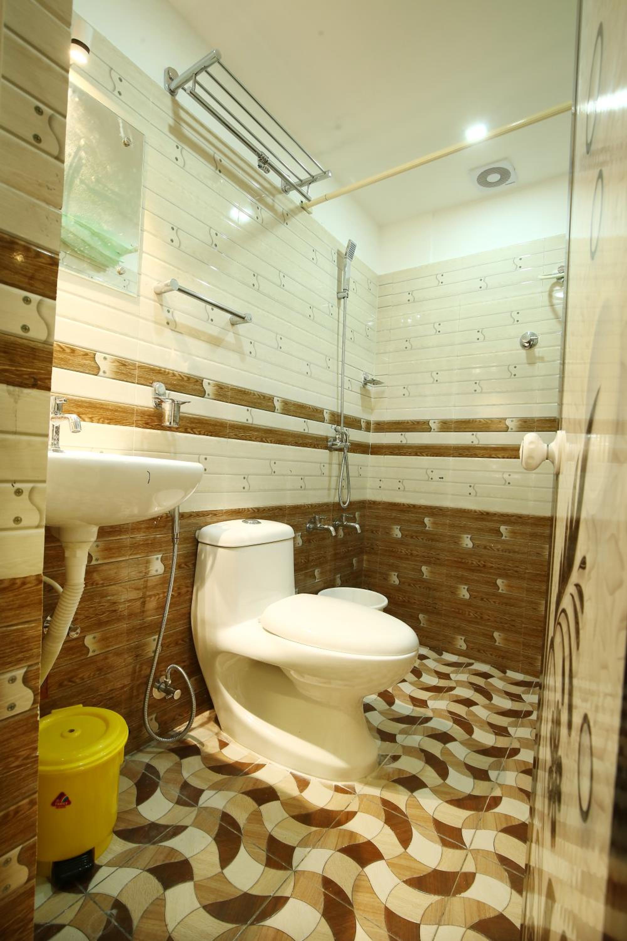 Double Room with Private Bathroom - Photo 3