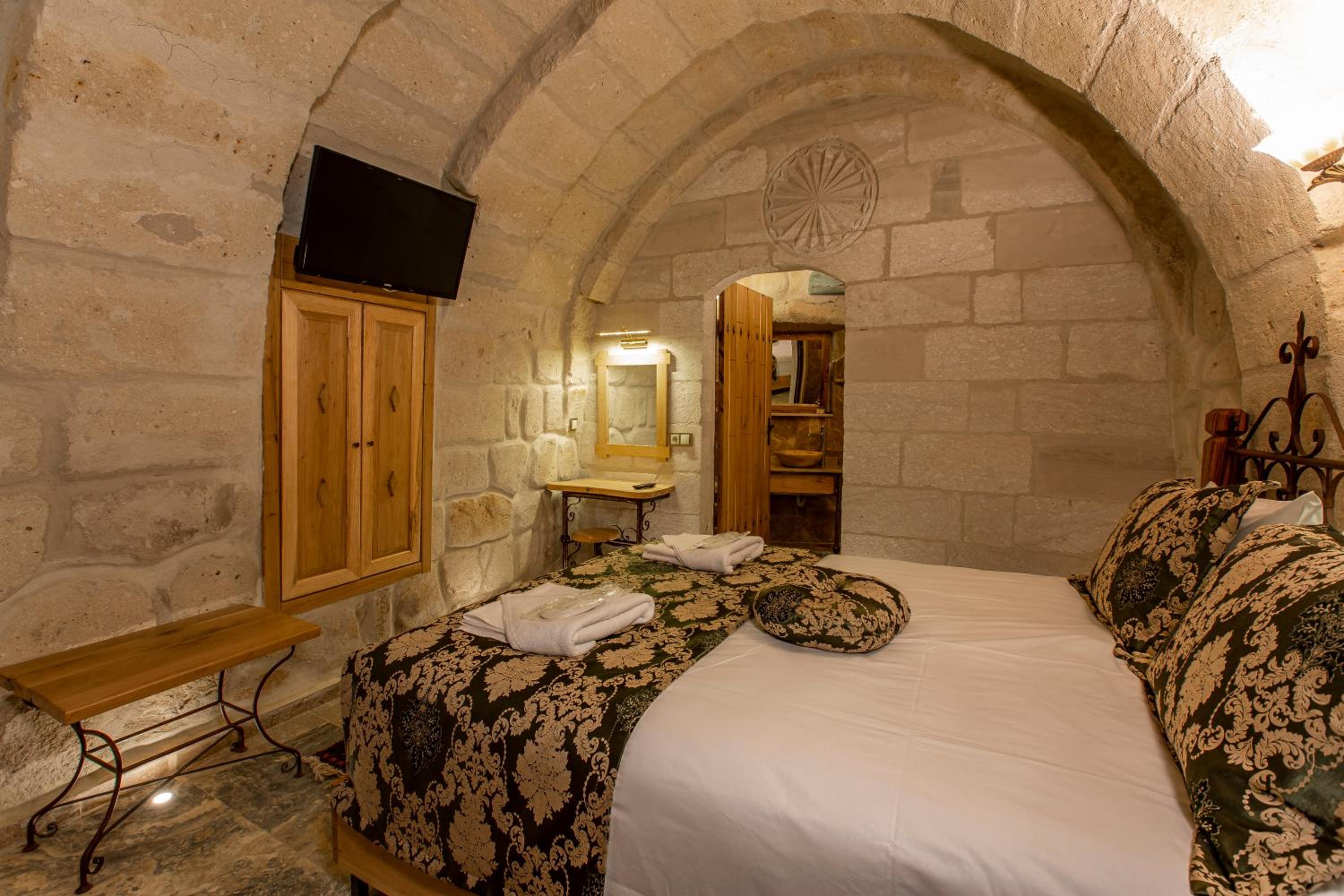 Standard Double Room - Photo 19
