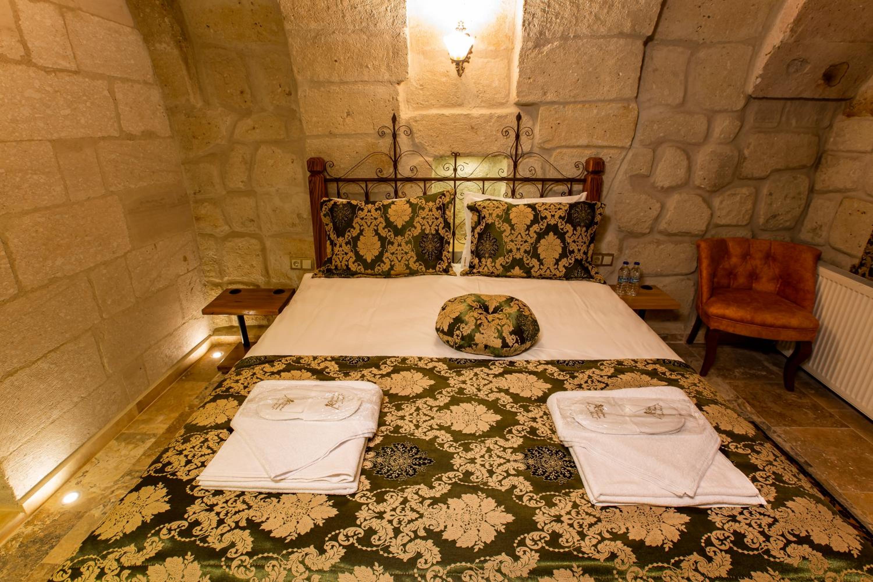Standard Double Room - Photo 14
