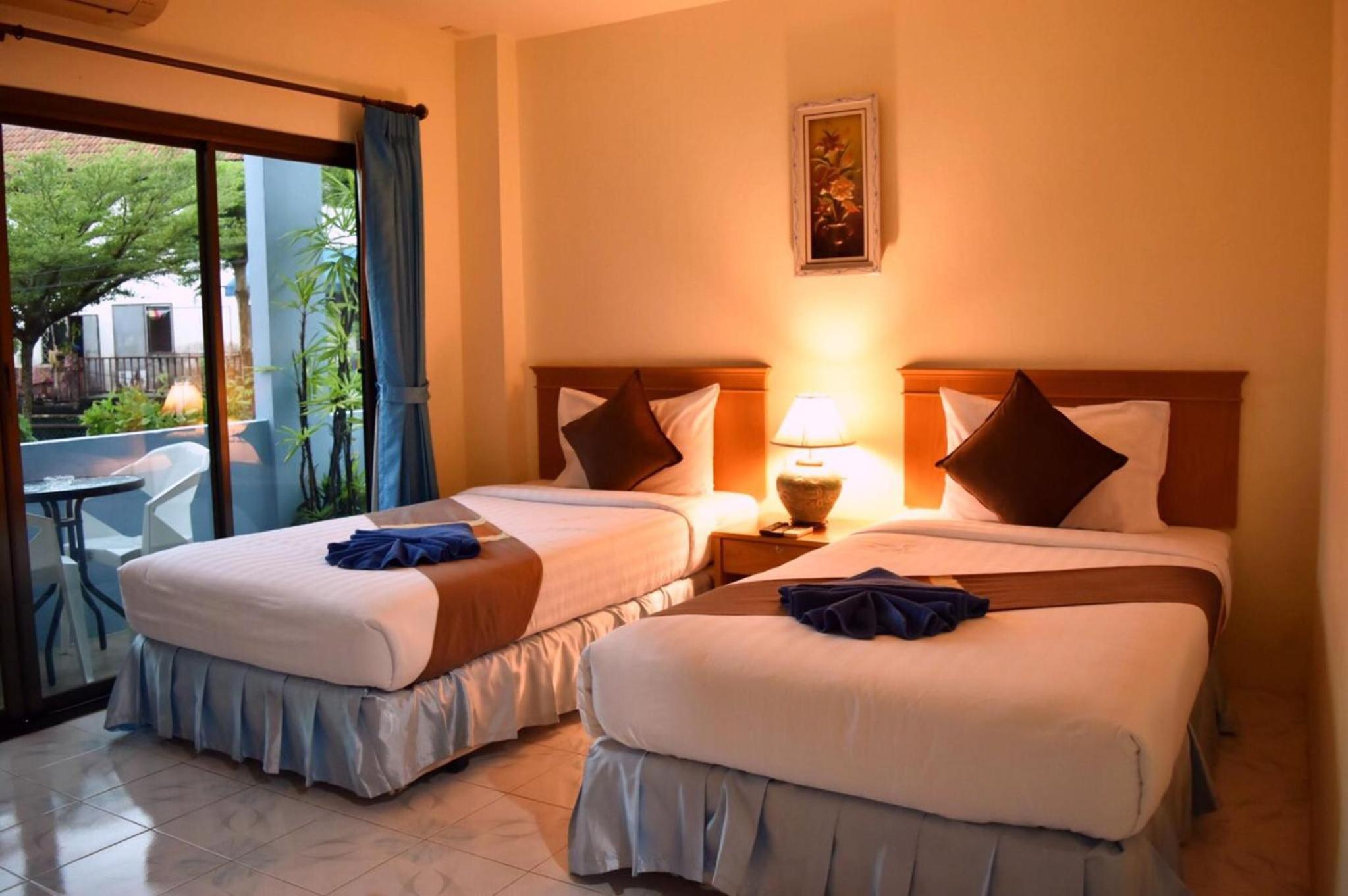 Twin Room with Balcony - Photo 1