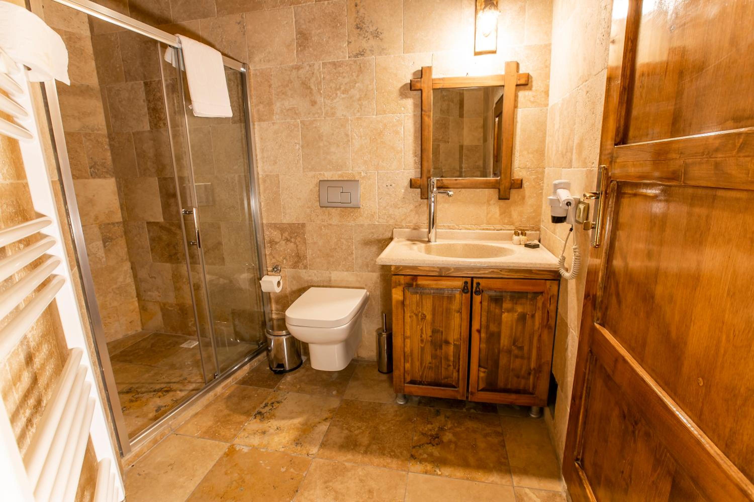 Standard Double Room - Photo 5