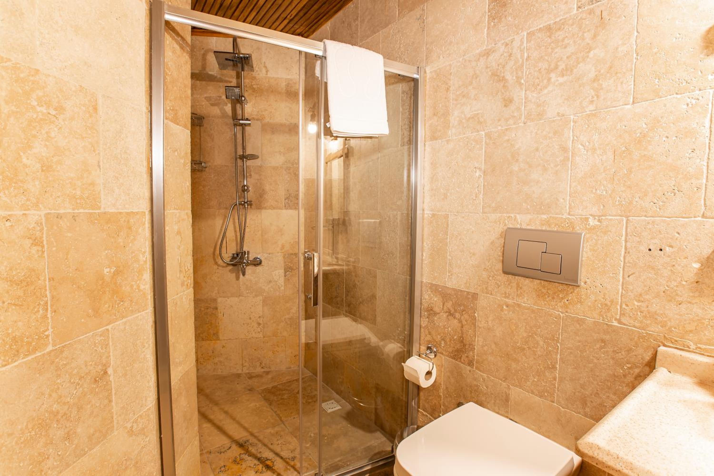Standard Double Room - Photo 4