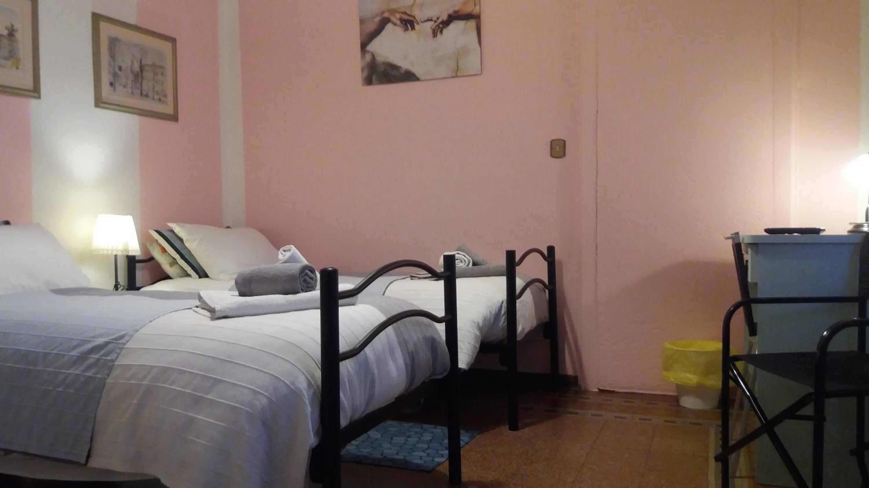 Twin Room with Shared Toilet photo 1
