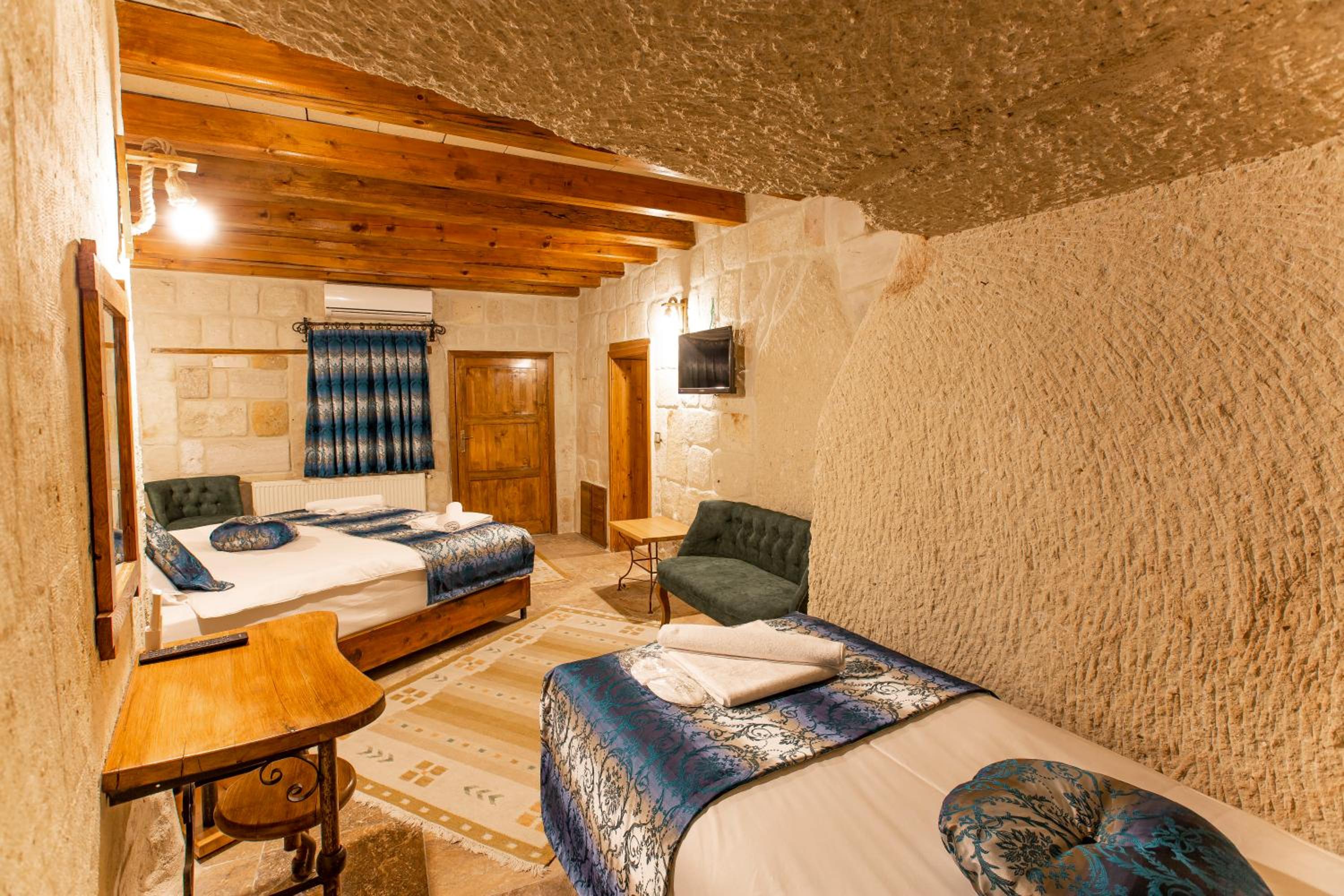 Standard Triple Room - Photo 9