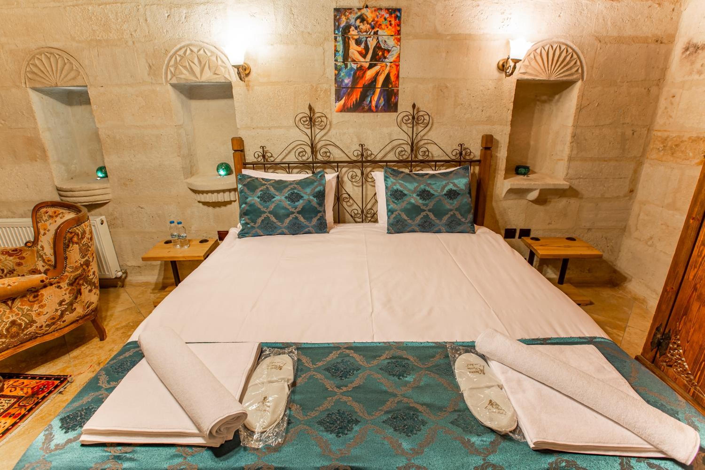 Deluxe Double Room - Photo 8