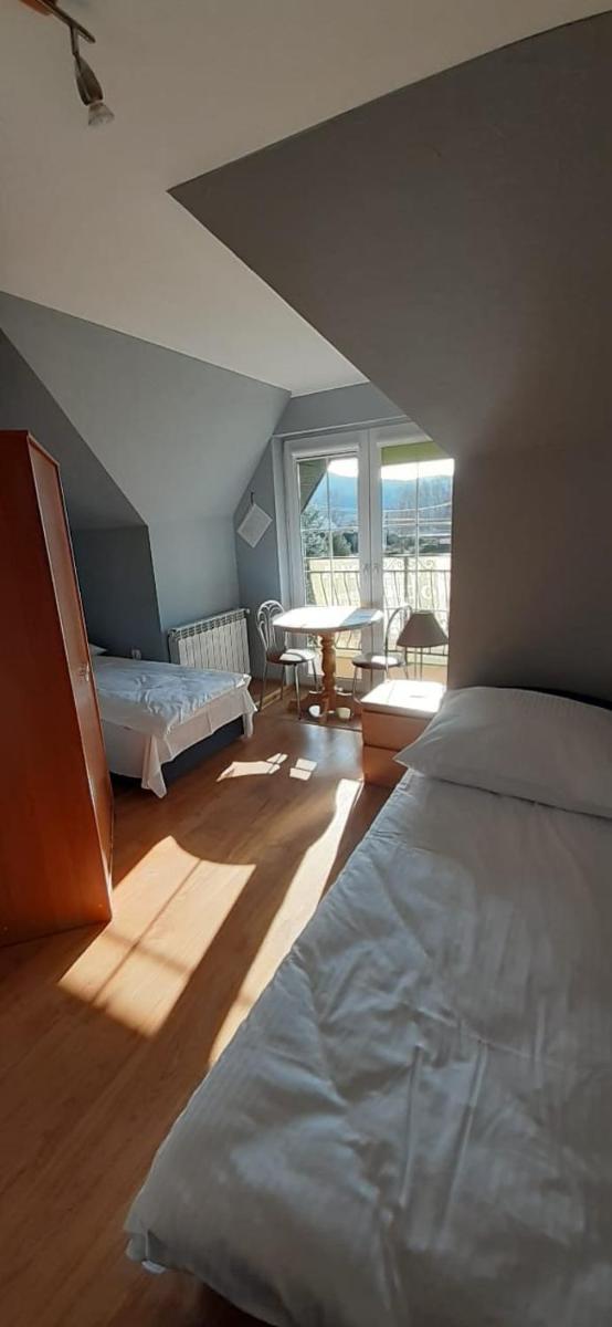Double Room with Shared Bathroom photo 3