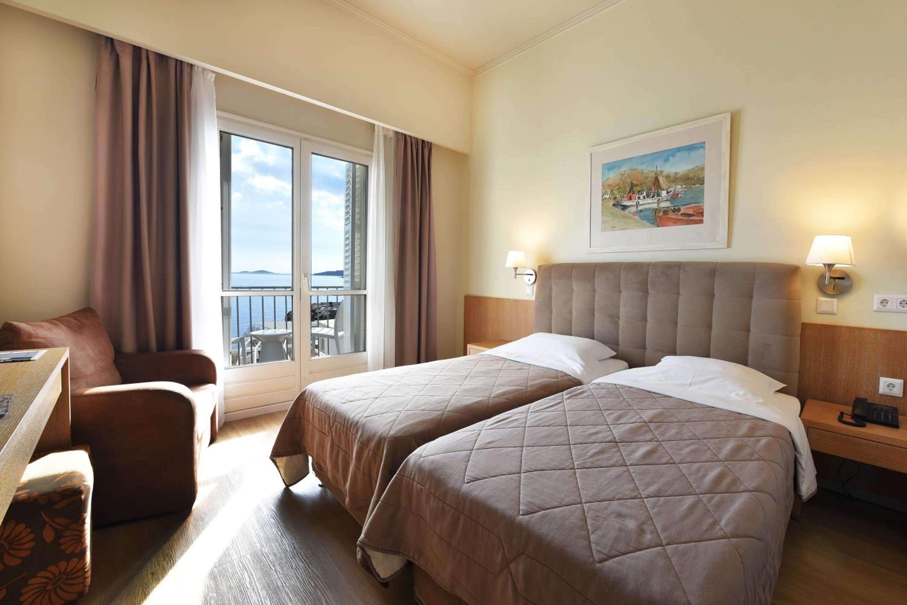 Double or Twin Room with Sea View photo 1