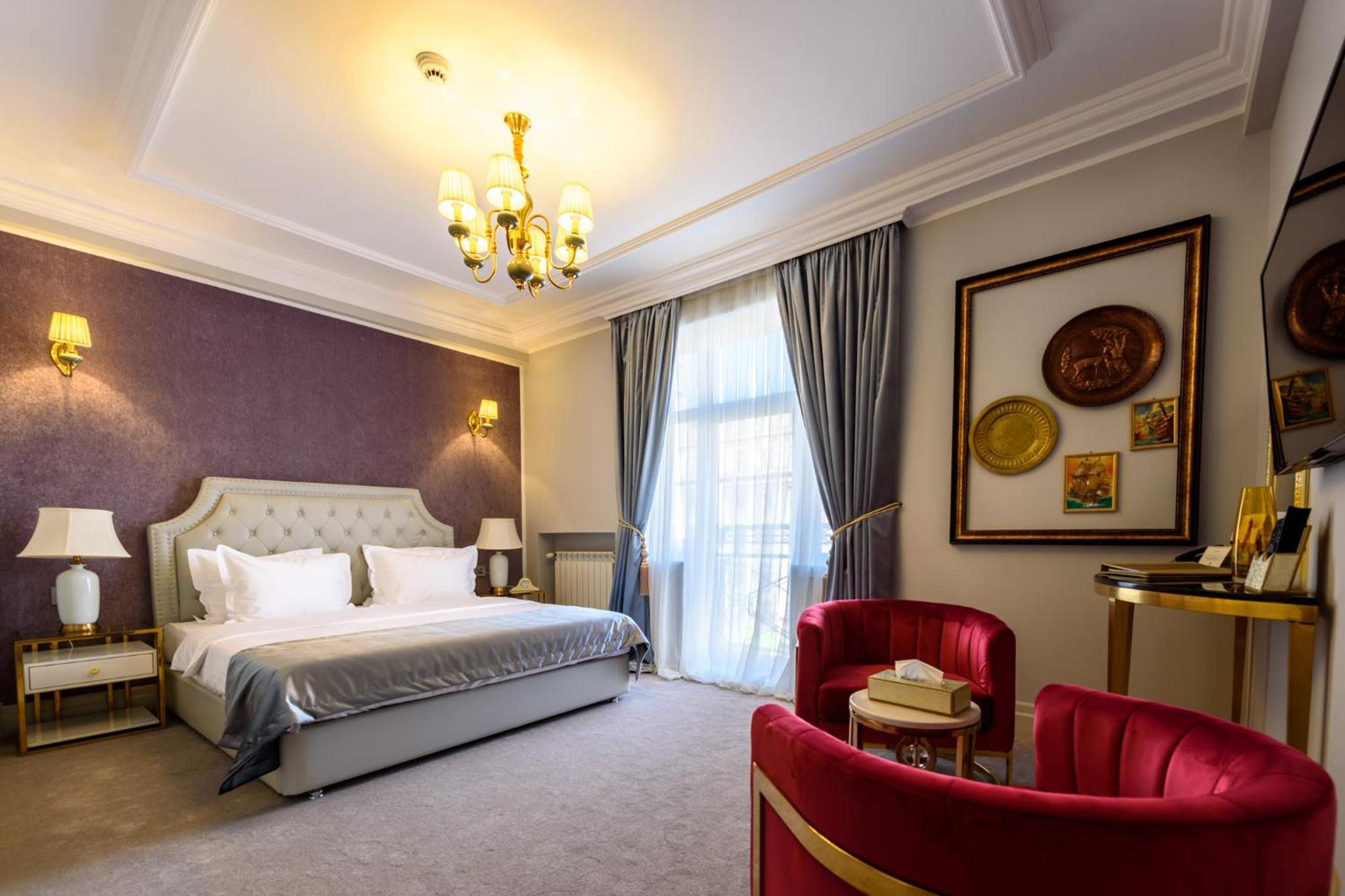Deluxe King Room - Photo 45