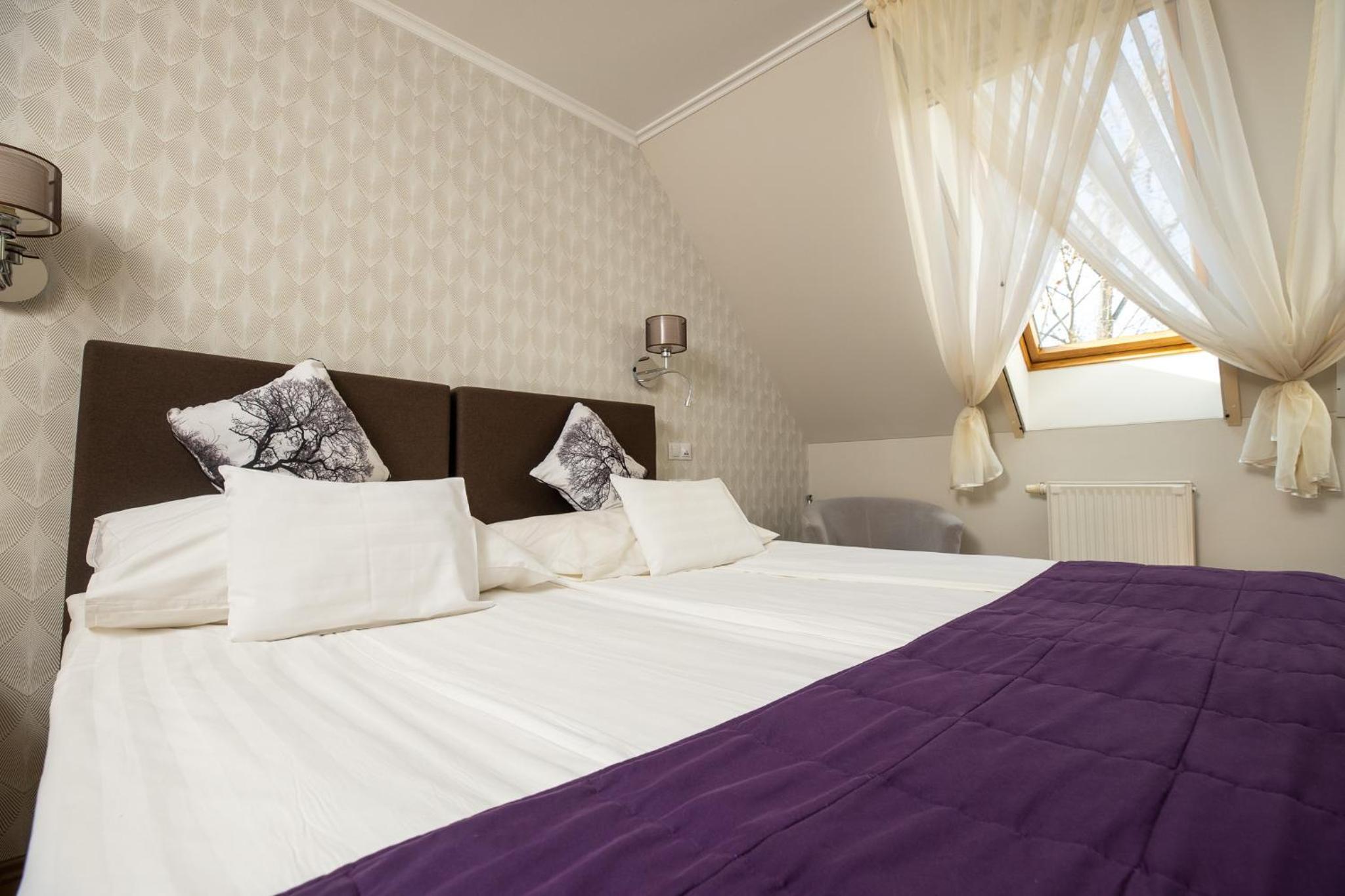 Double or Twin Room - Photo 1