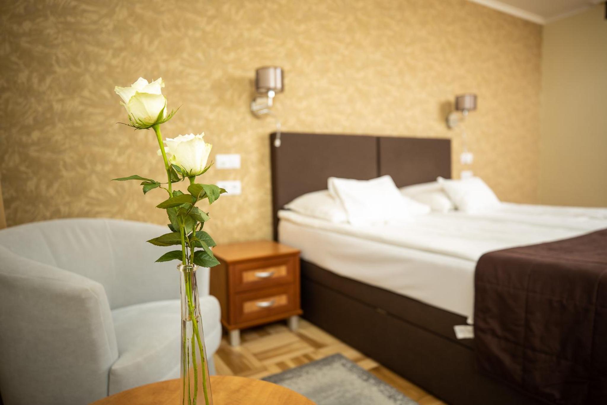 Double or Twin Room - Photo 7
