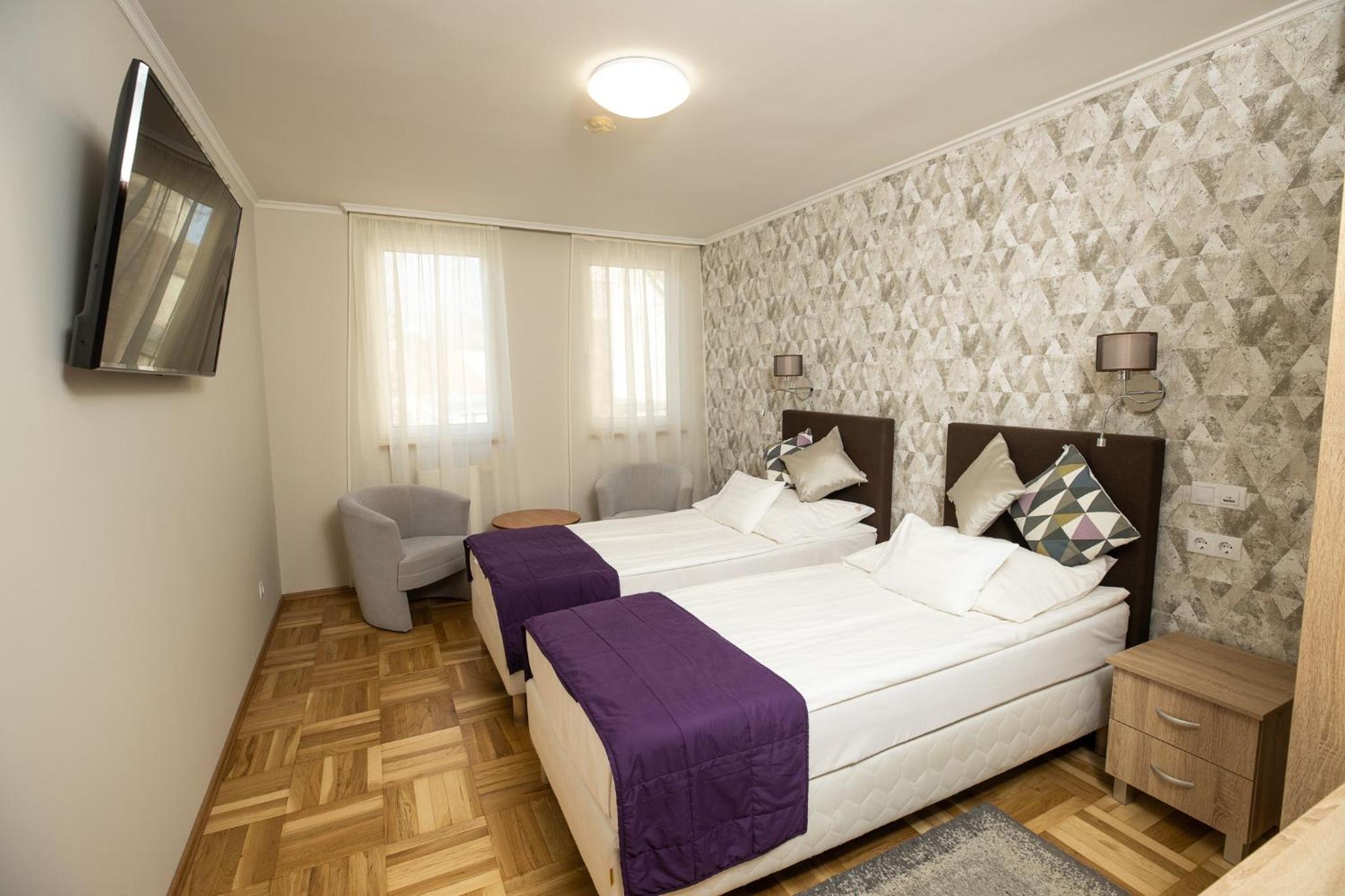 Double or Twin Room - Photo 14