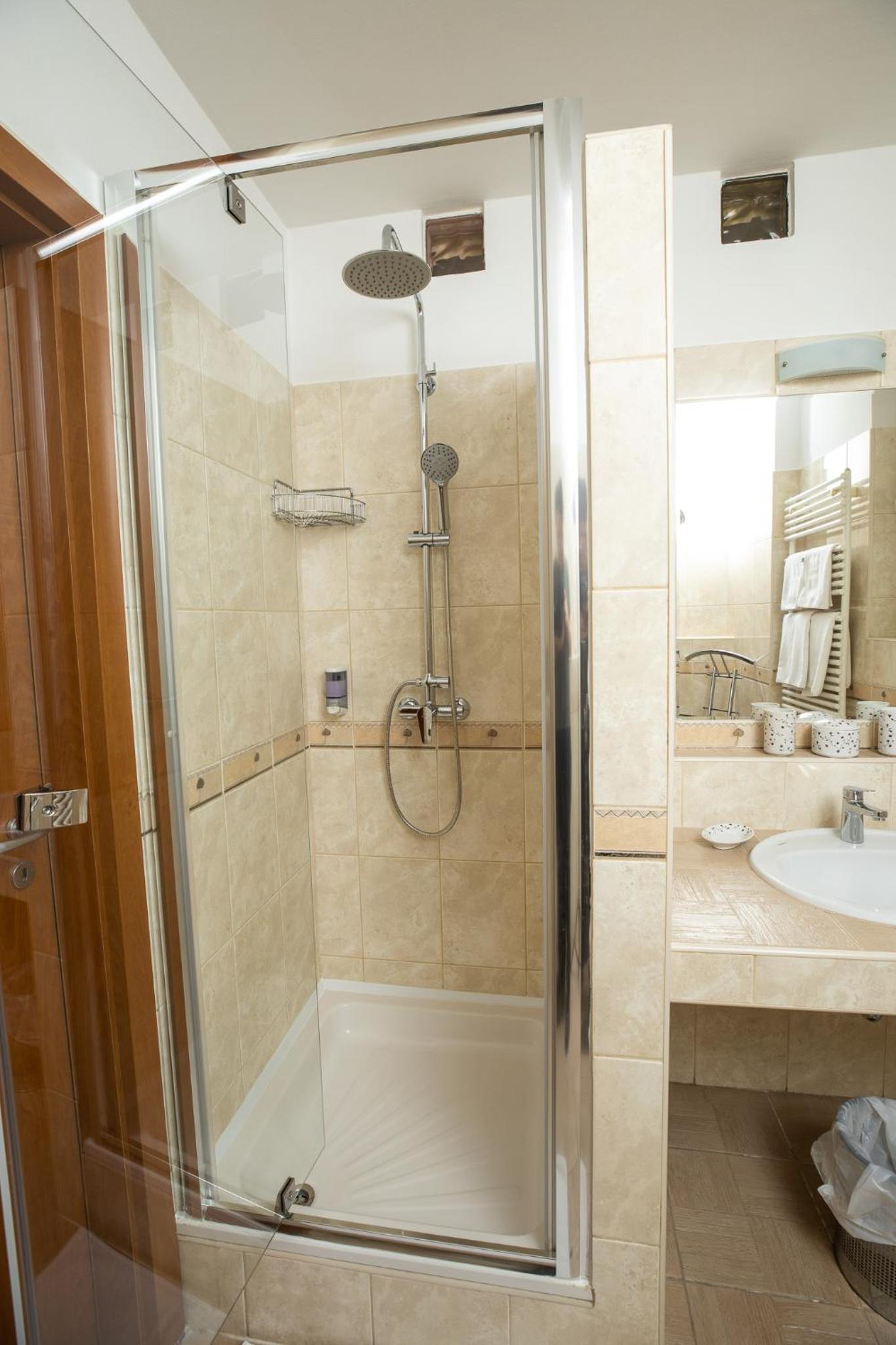Suite - Photo 4