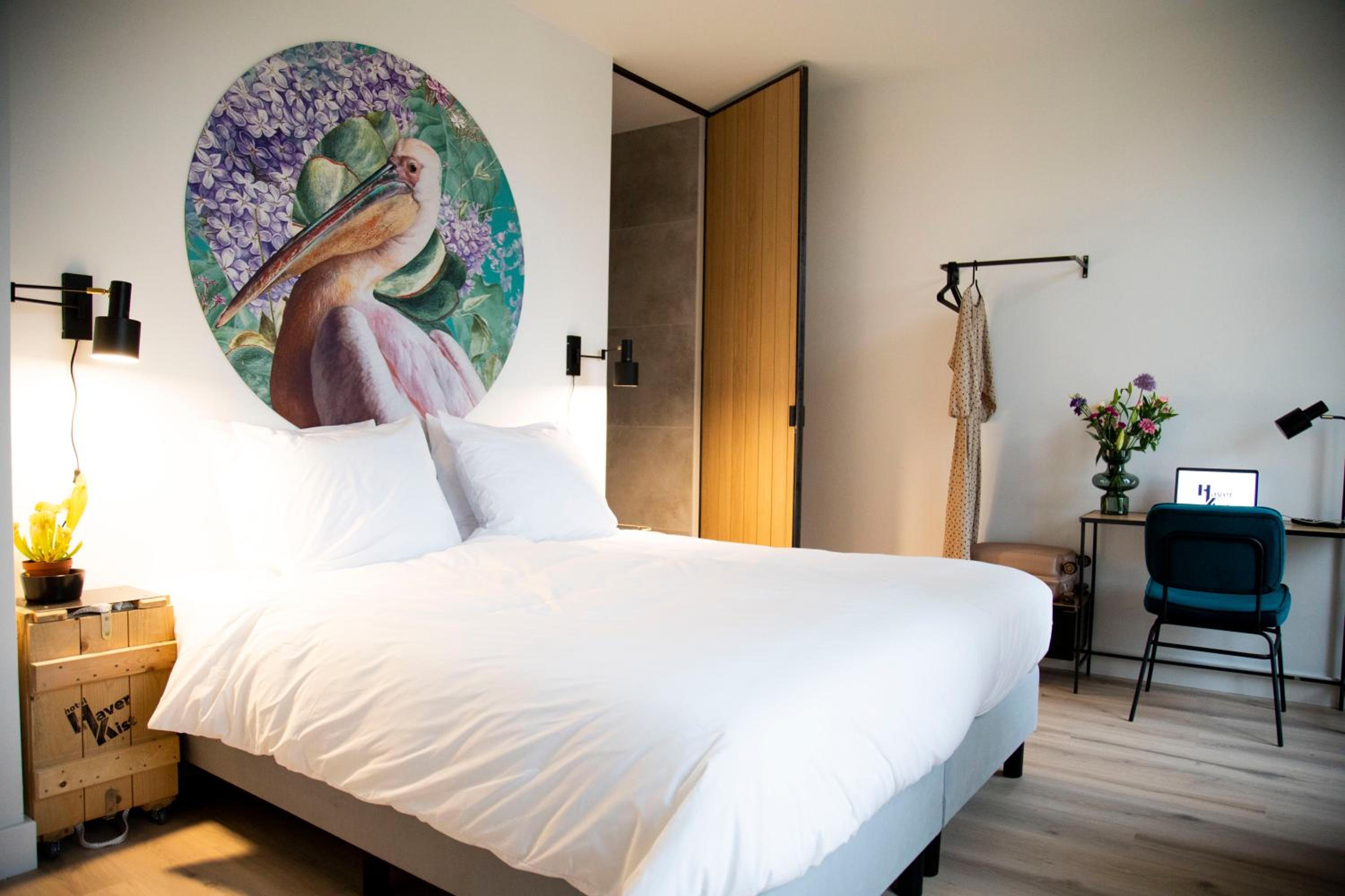 Double or Twin Room with City View - Photo 2