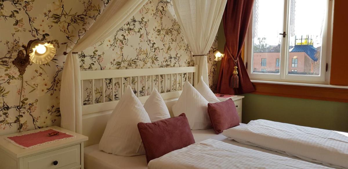 Double Room with Four Poster Bed