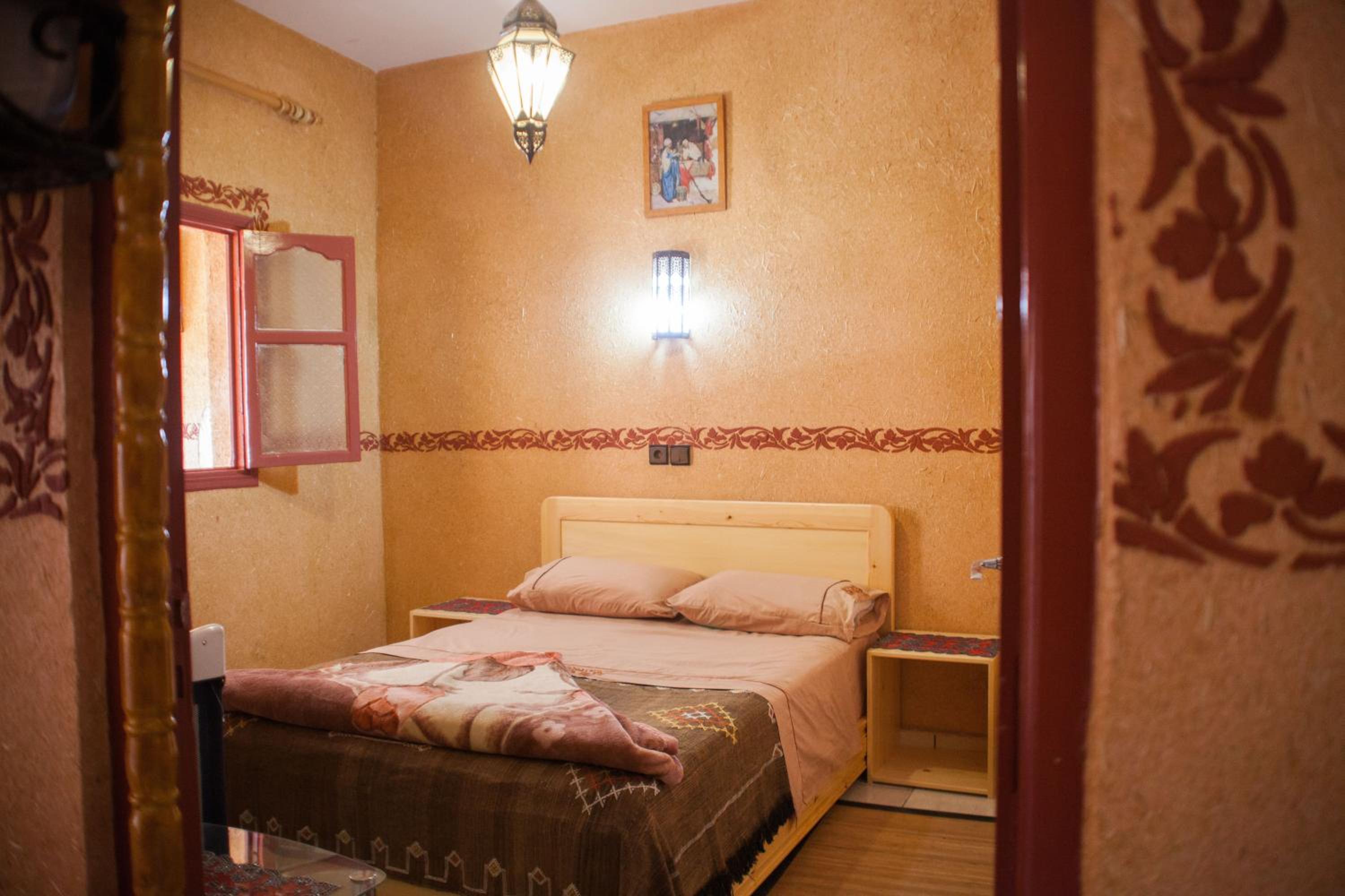 One-Bedroom Apartment - Photo 2