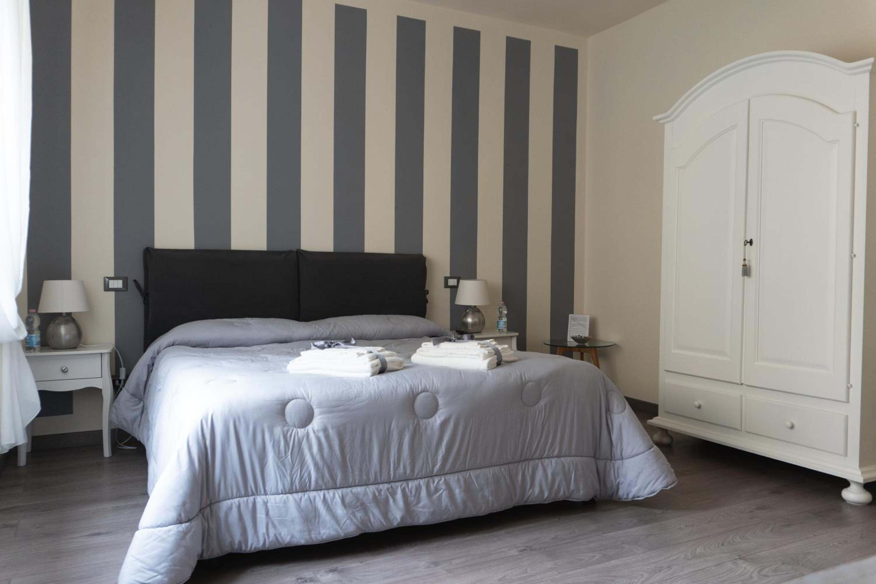 Deluxe Double Room with Extra Bed photo 1
