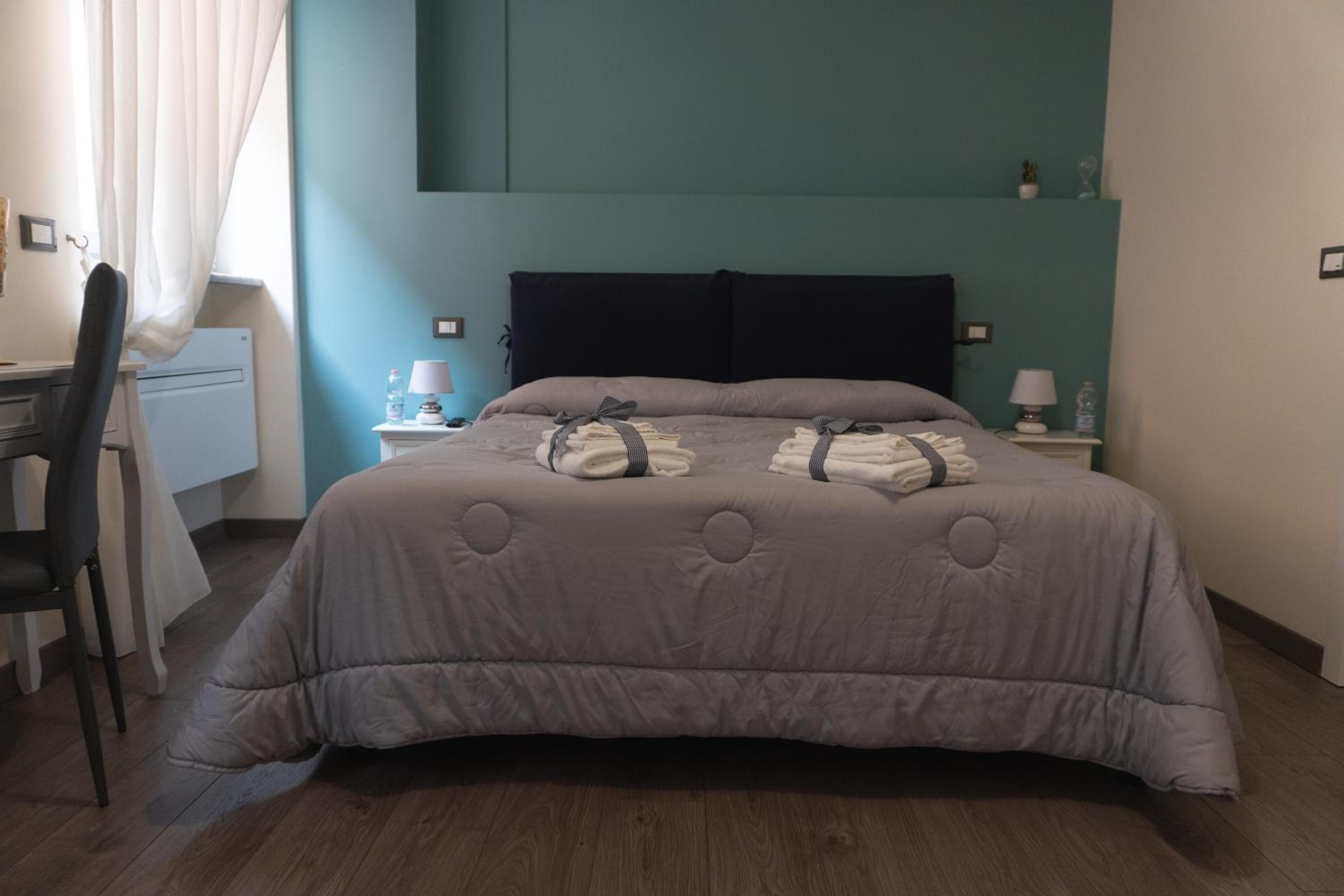 Deluxe Double Room with Extra Bed - Photo 15