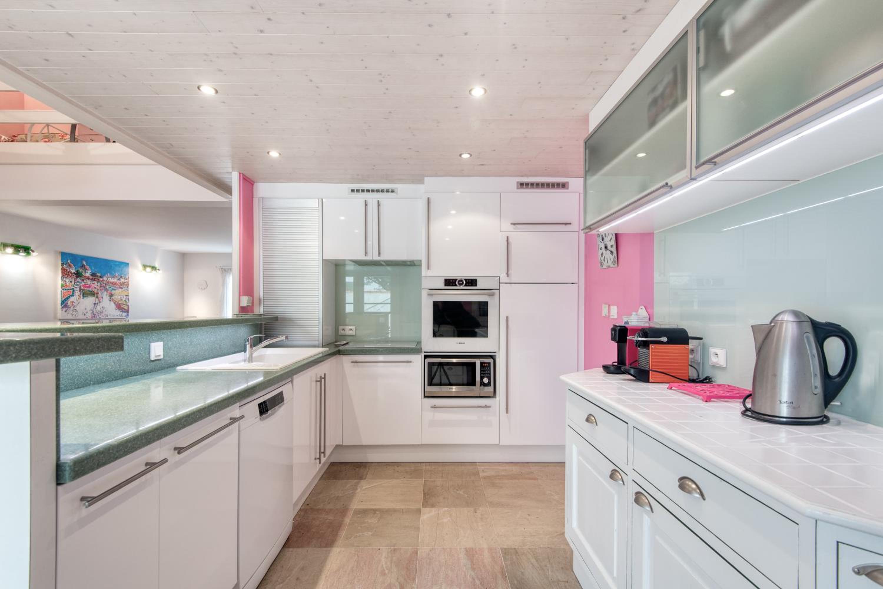 Three-Bedroom House photo 2