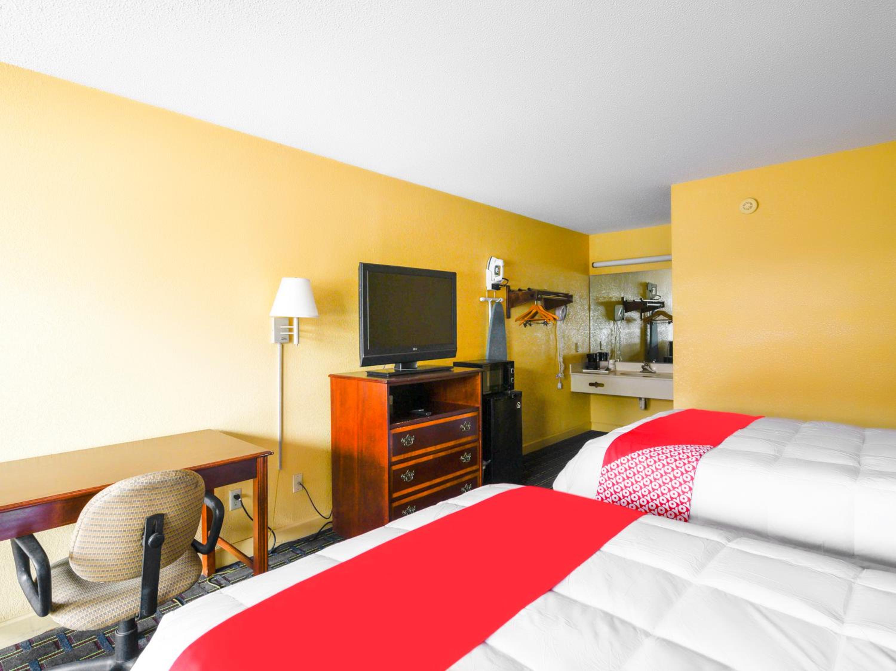 Double Room with Two Double Beds - Photo 4