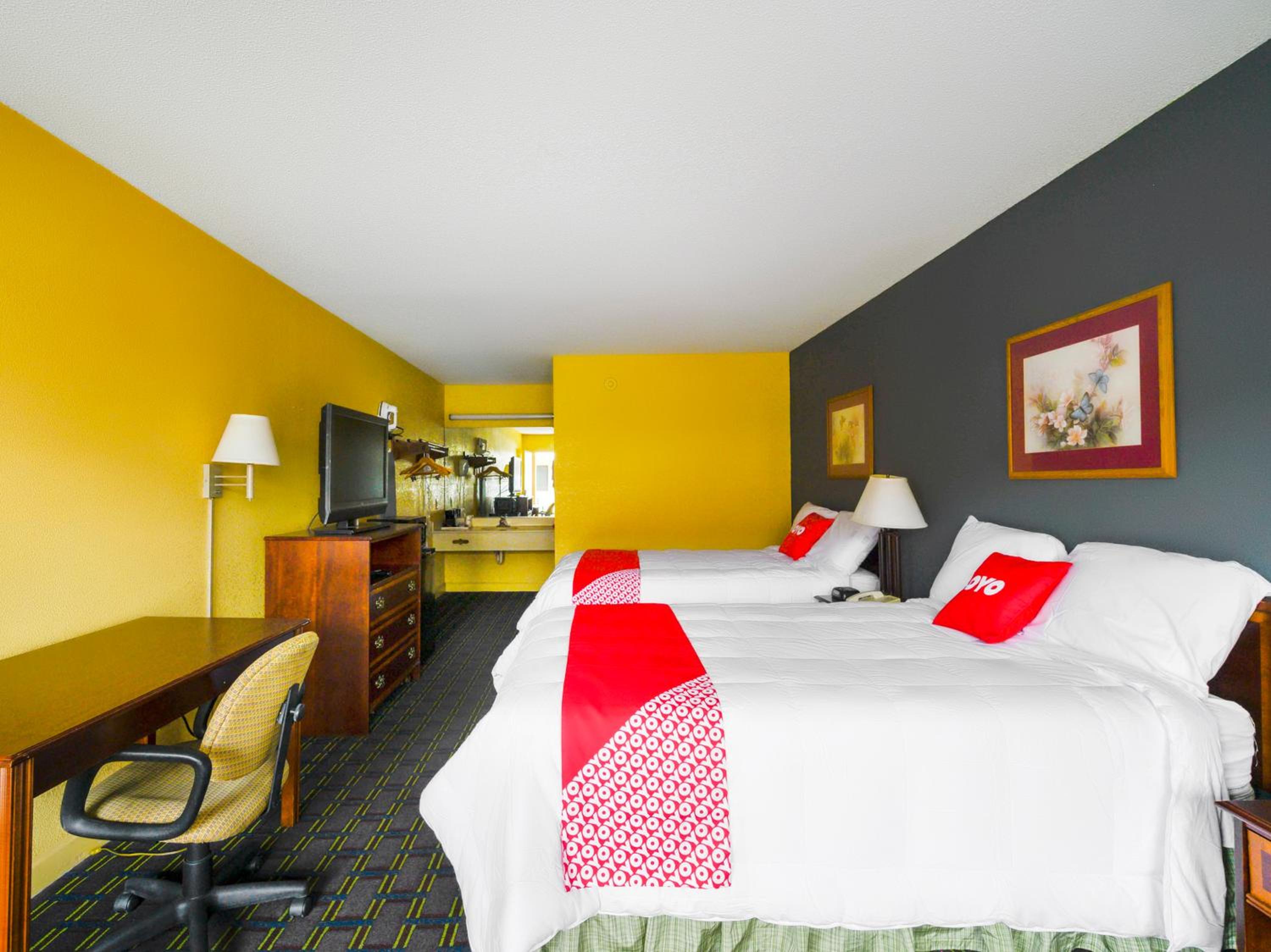 Double Room with Two Double Beds - Photo 1
