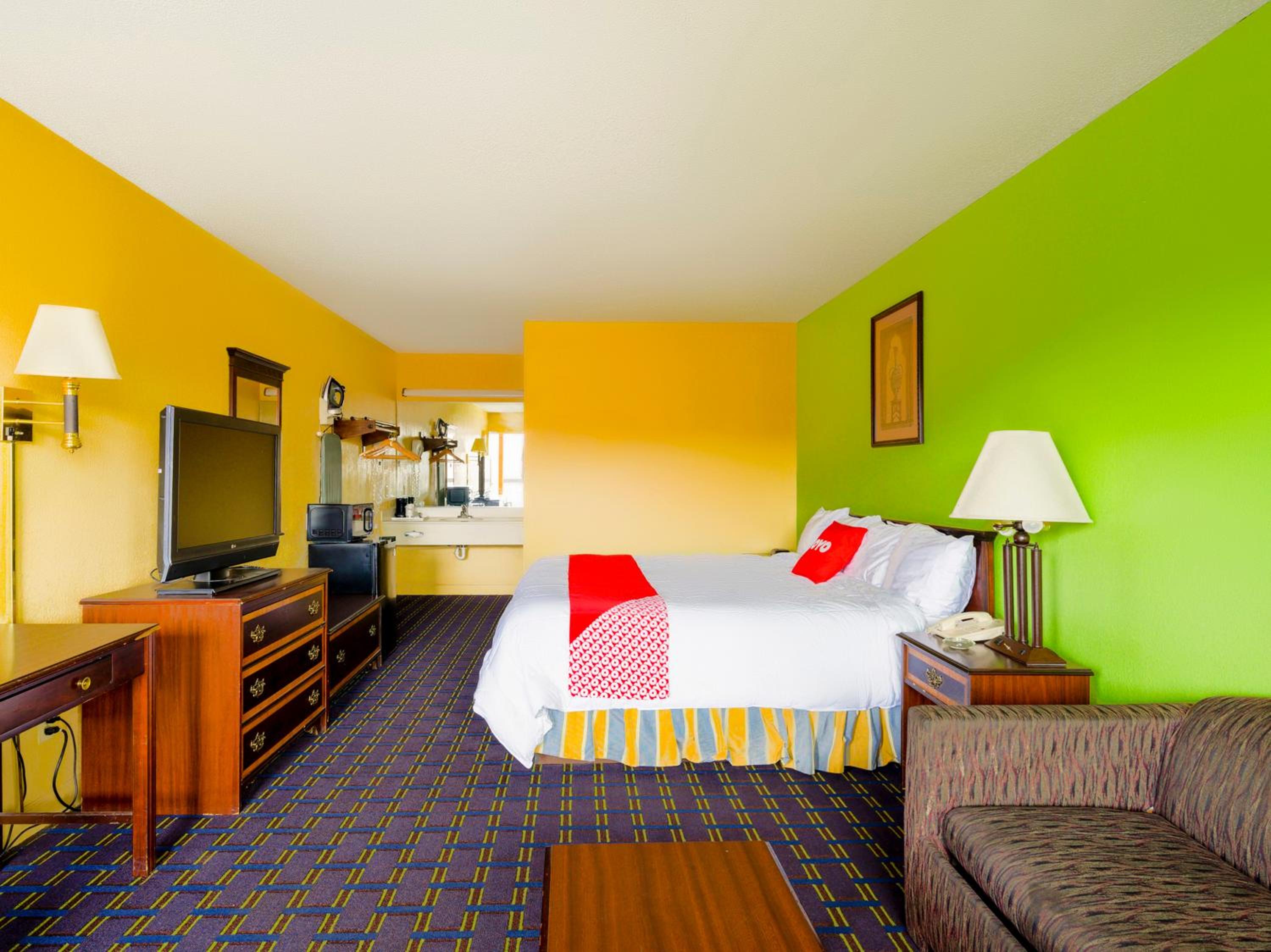 Deluxe King Room photo 1