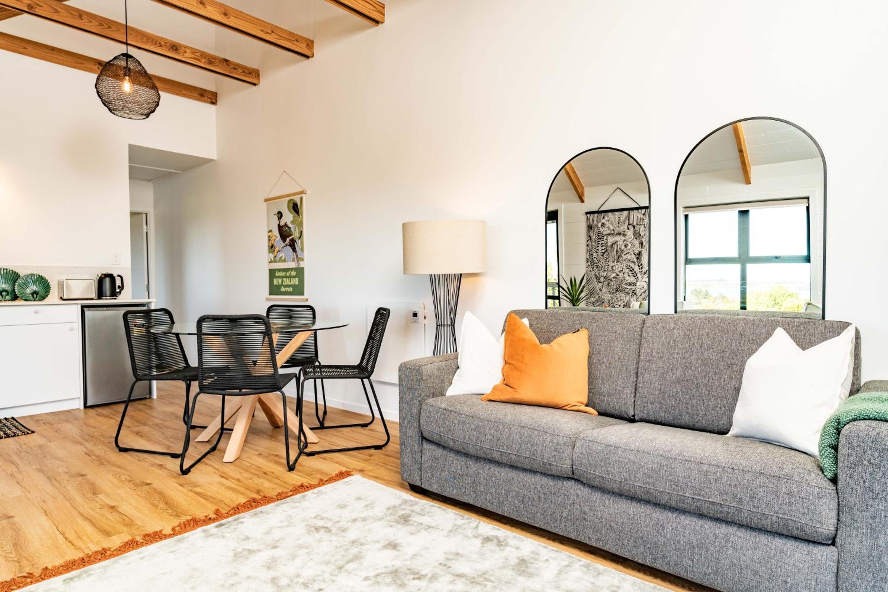 One-Bedroom Apartment - Photo 12