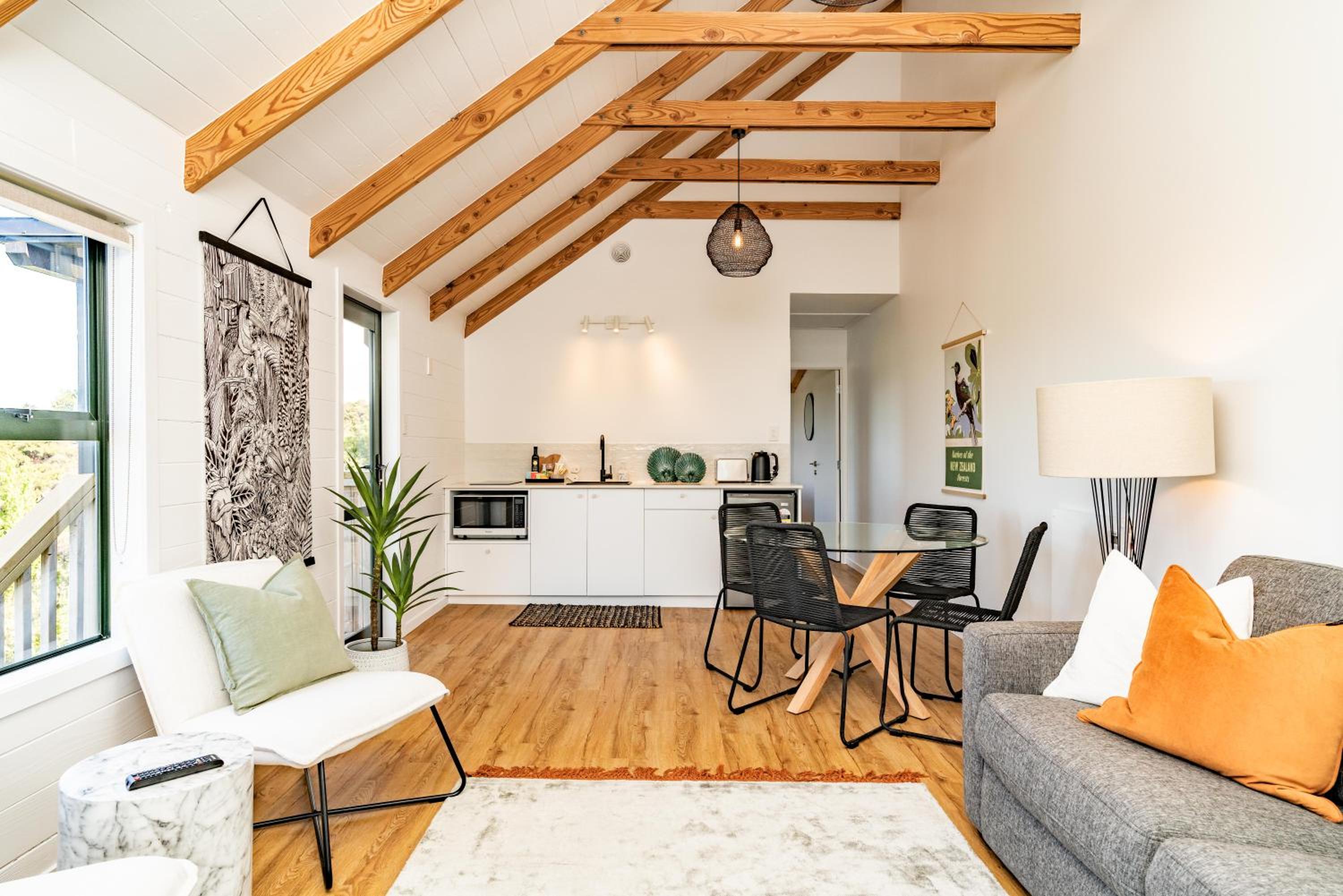 One-Bedroom Apartment - Photo 1