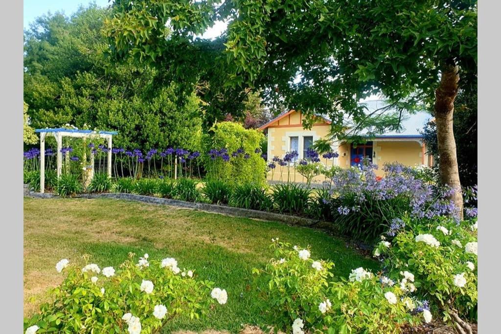 Three-Bedroom House photo 2