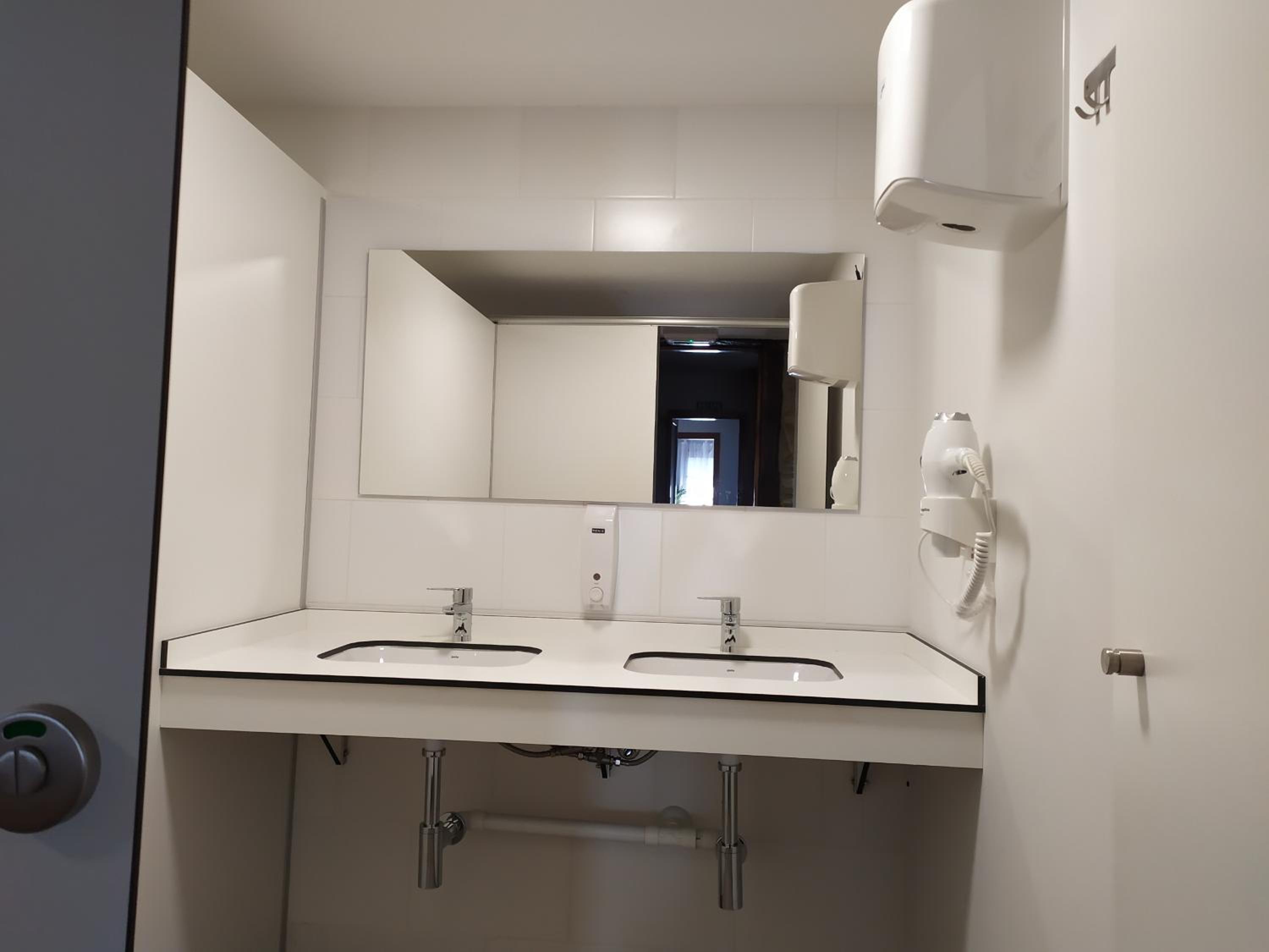 Standard Double Room with Shared Bathroom photo 3