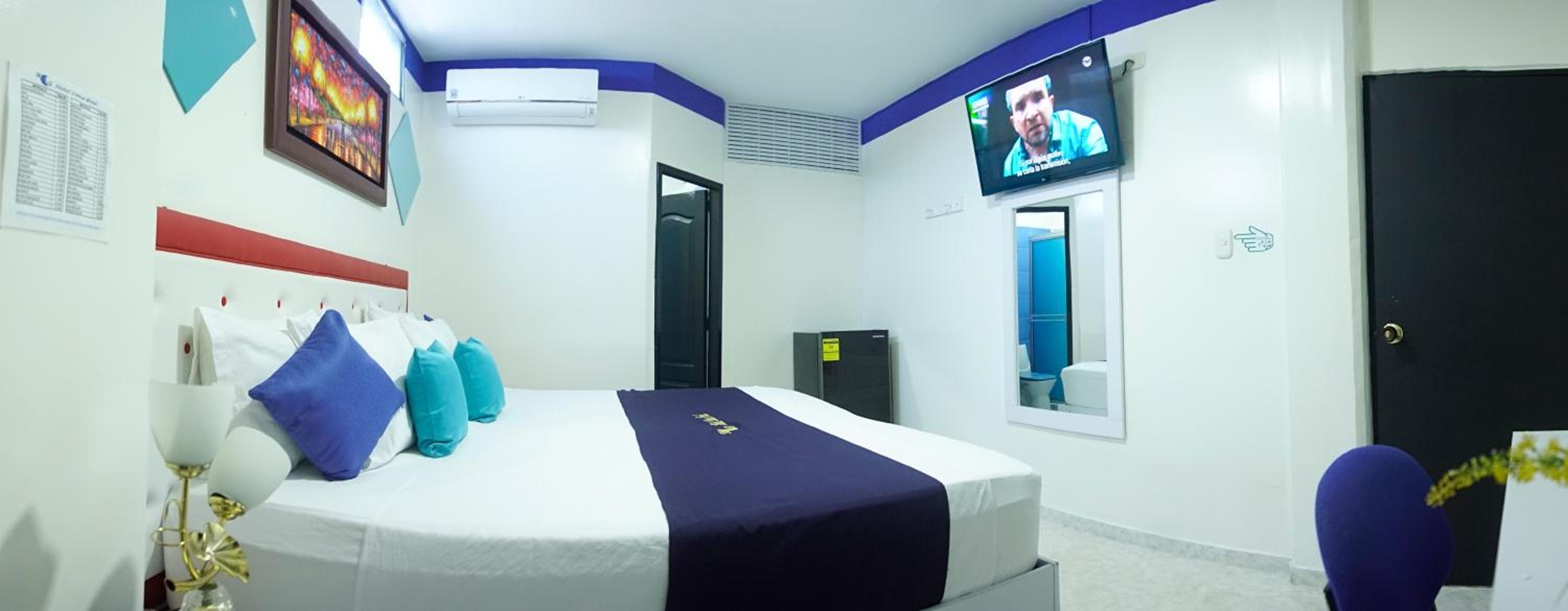 Deluxe King Room photo 2