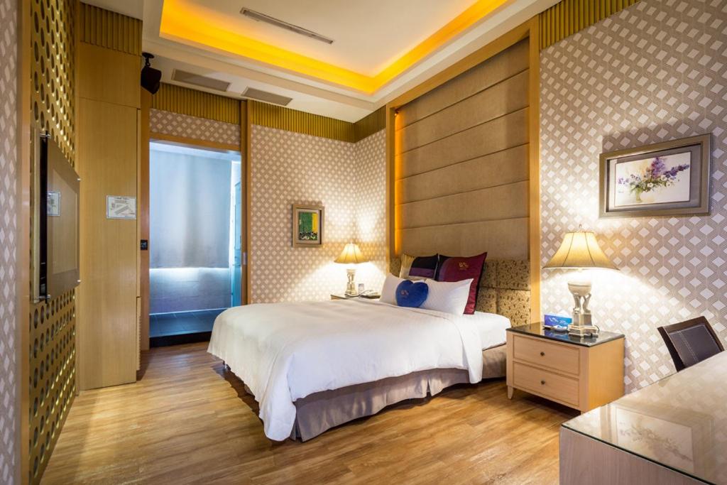 Business Suite (No Parking) photo 1