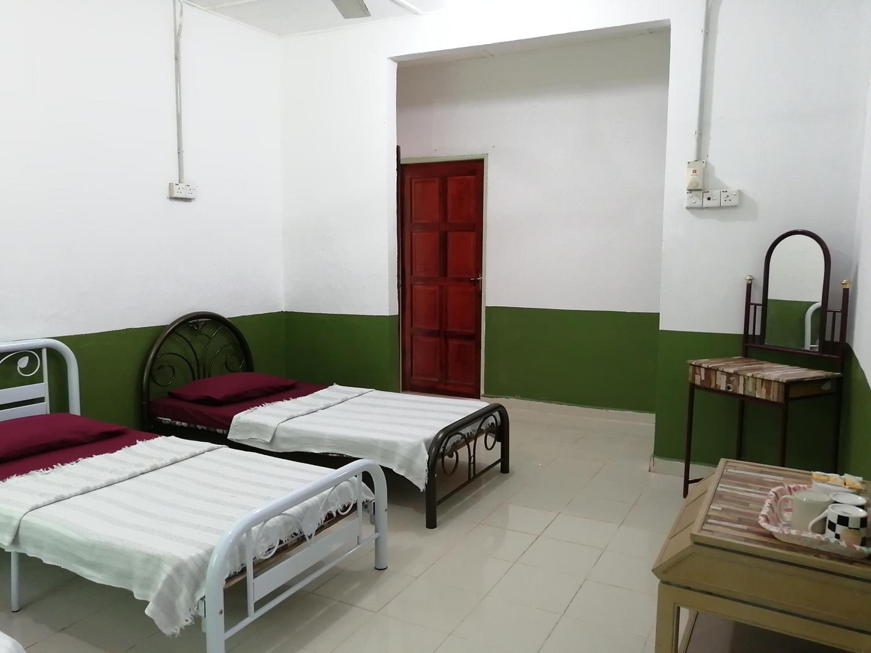 Mixed Dormitory Room photo 2