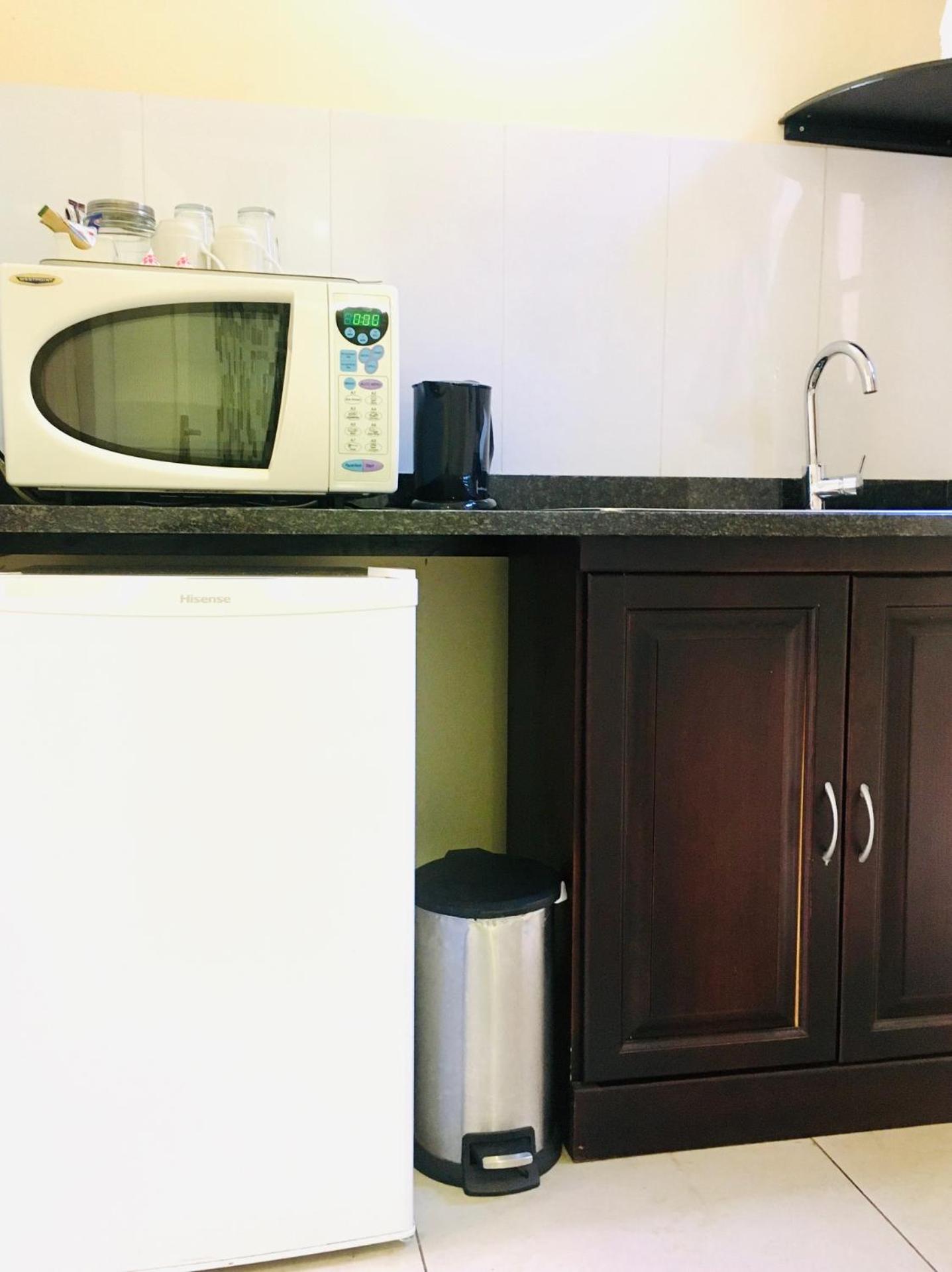 Standard Twin Room with Kitchenette - Photo 5