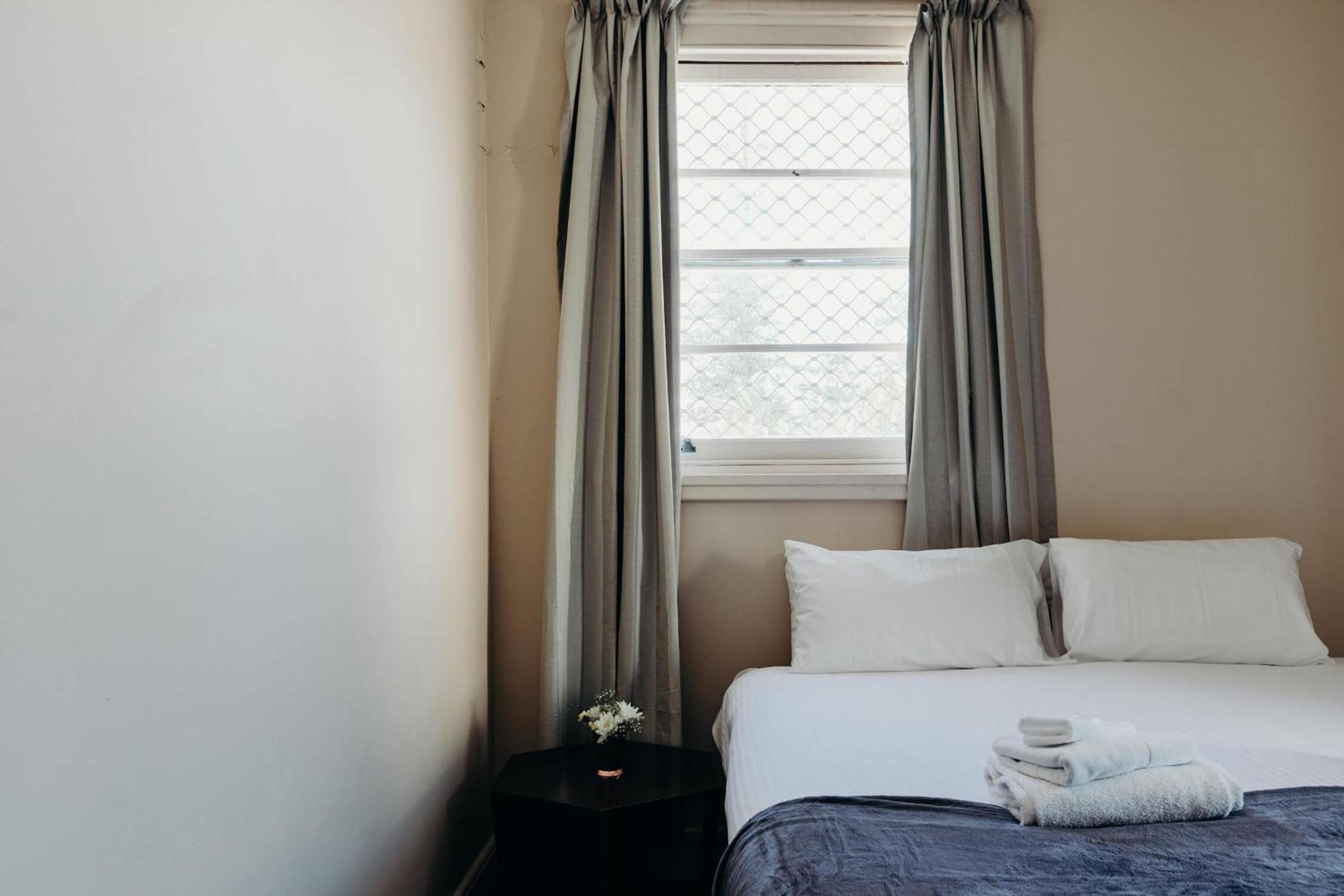 King Room (Ensuite & Kitchenette)