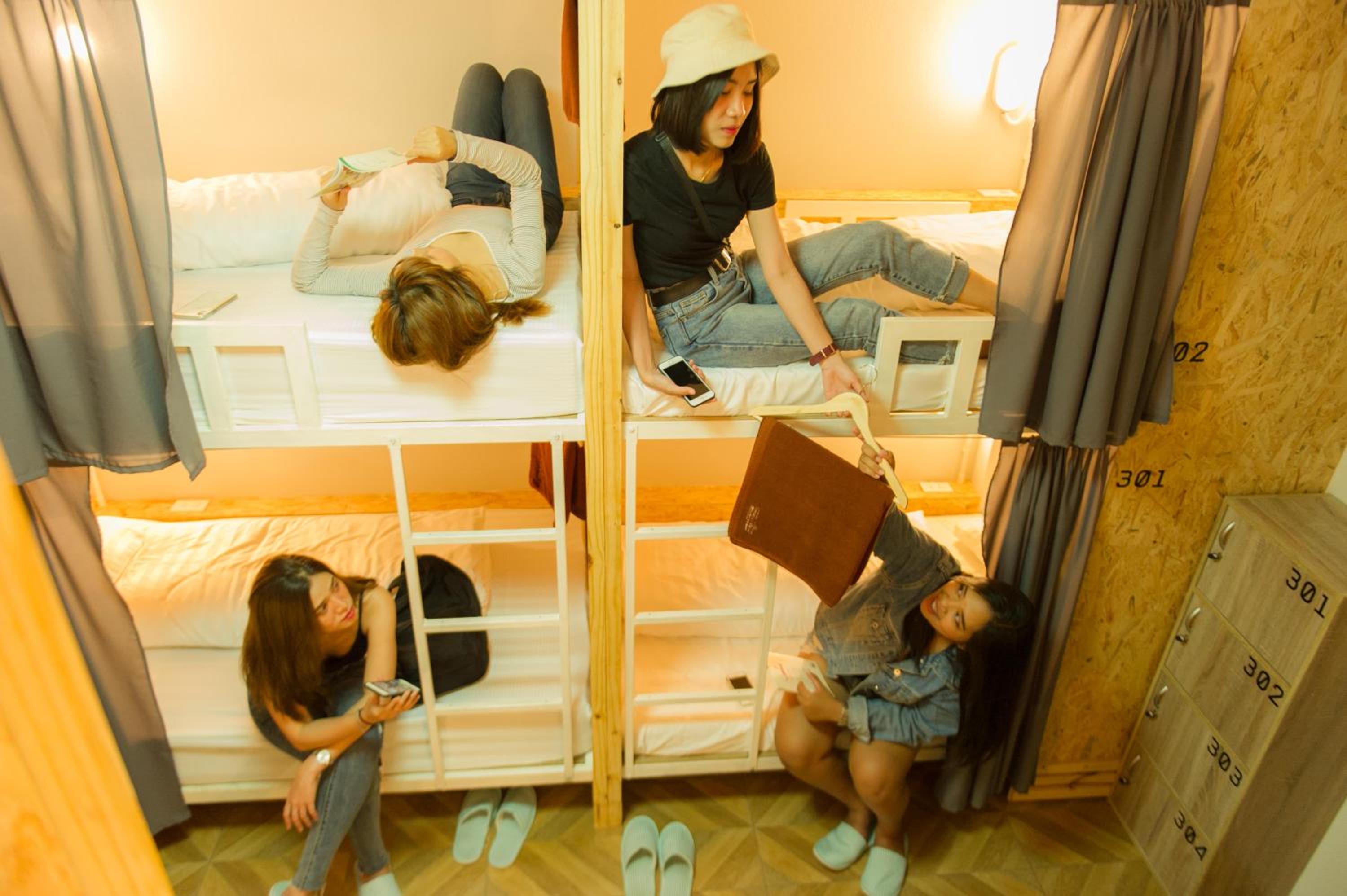 Quadruple Room with Shared Bathroom photo 2