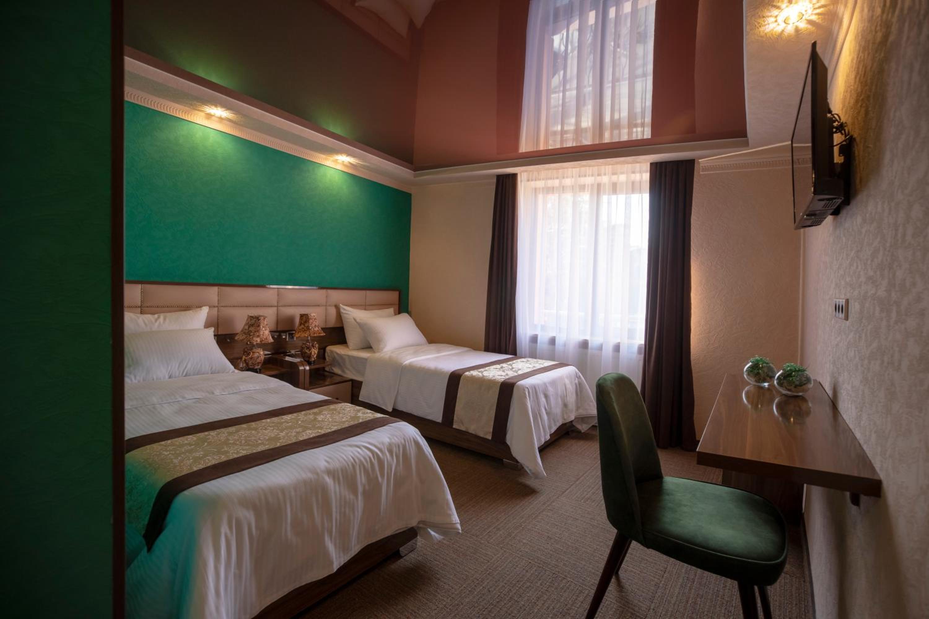 Standard Twin Room - Photo 6
