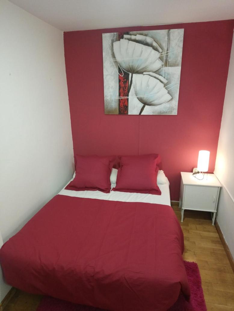 Basic Double Room With Shared Bathroom photo 2