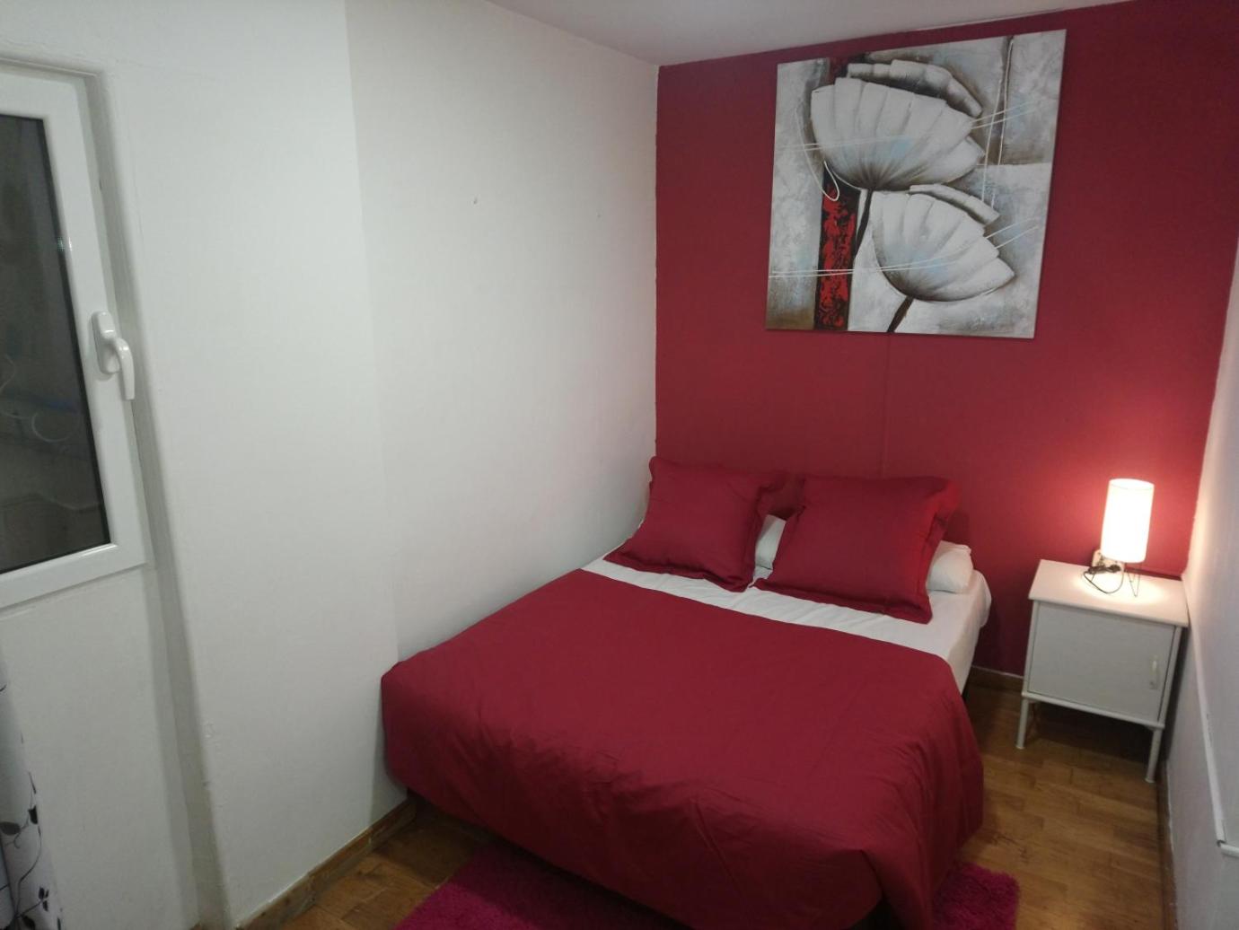 Basic Double Room With Shared Bathroom photo 3