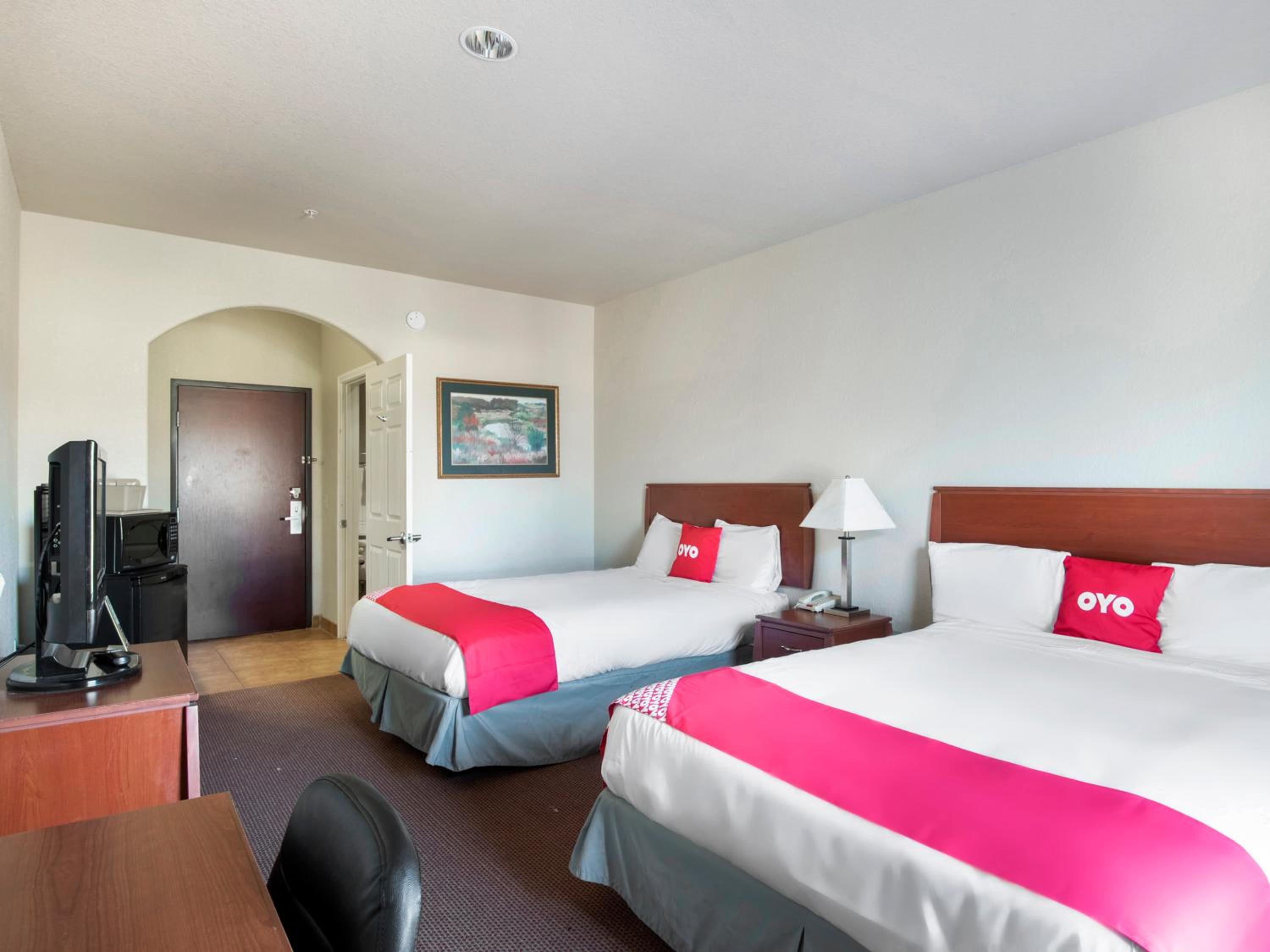 Queen Room with Two Queen Beds - Disability Access - Photo 1