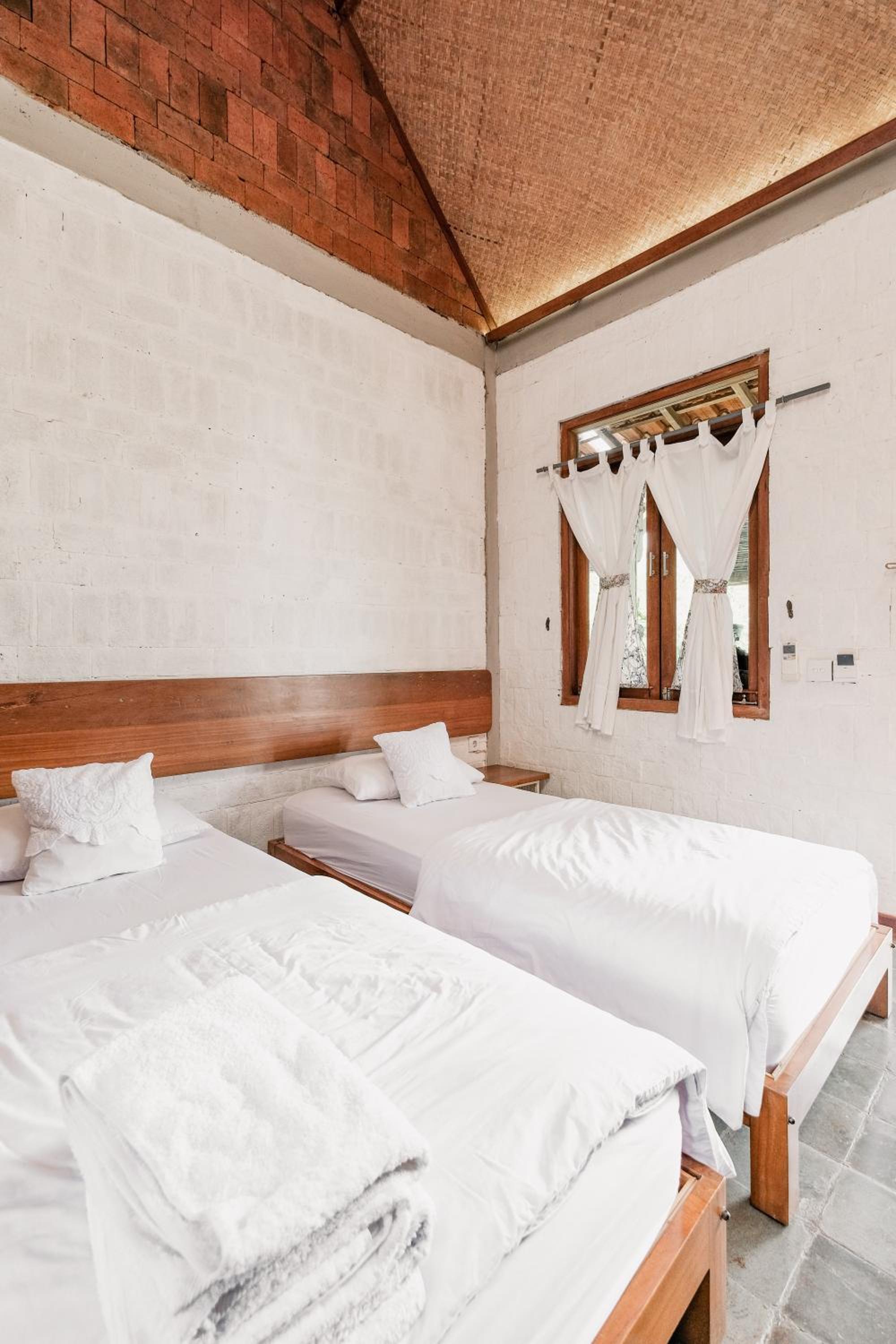 Standard Twin Room - Photo 12