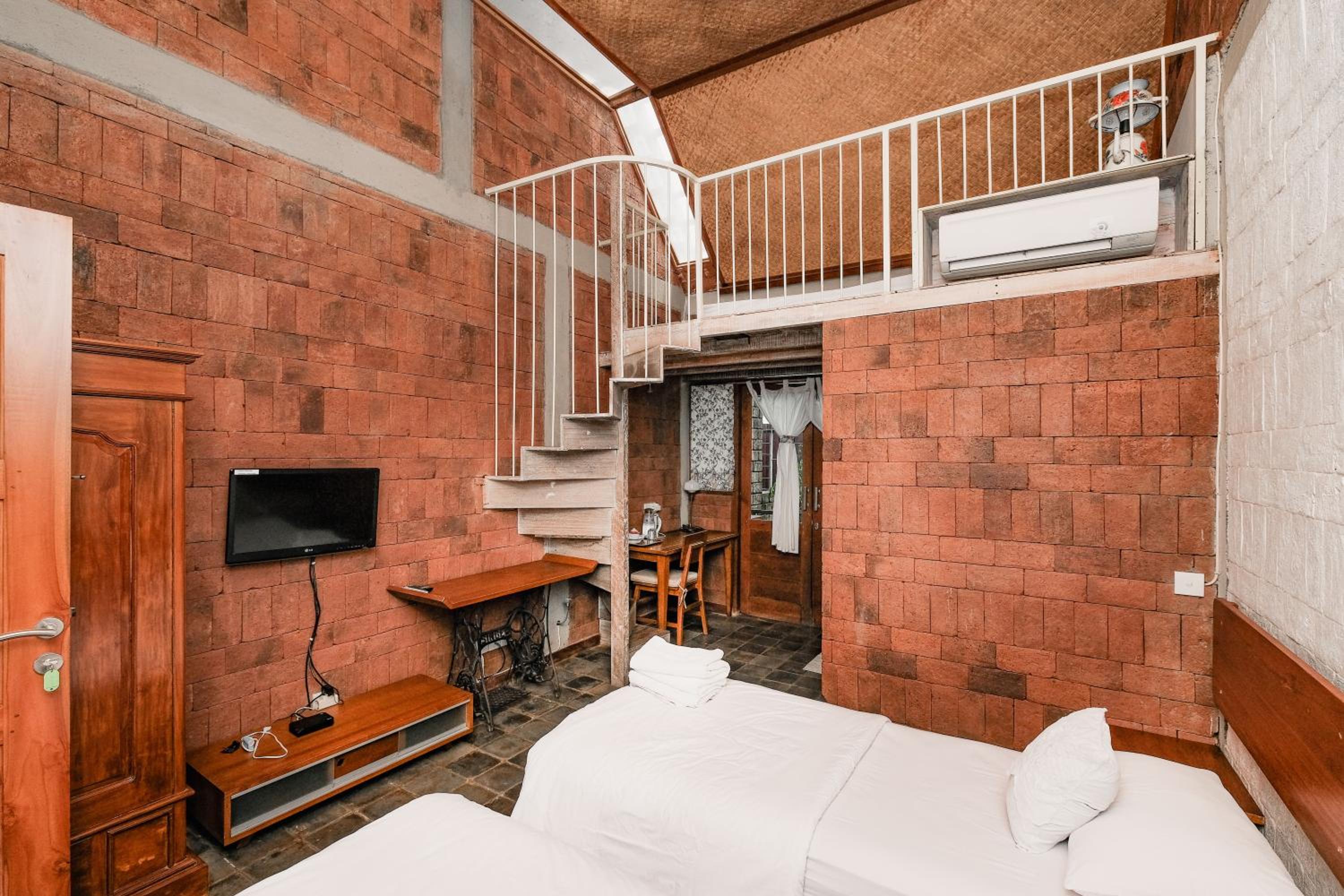 Standard Triple Room - Photo 17