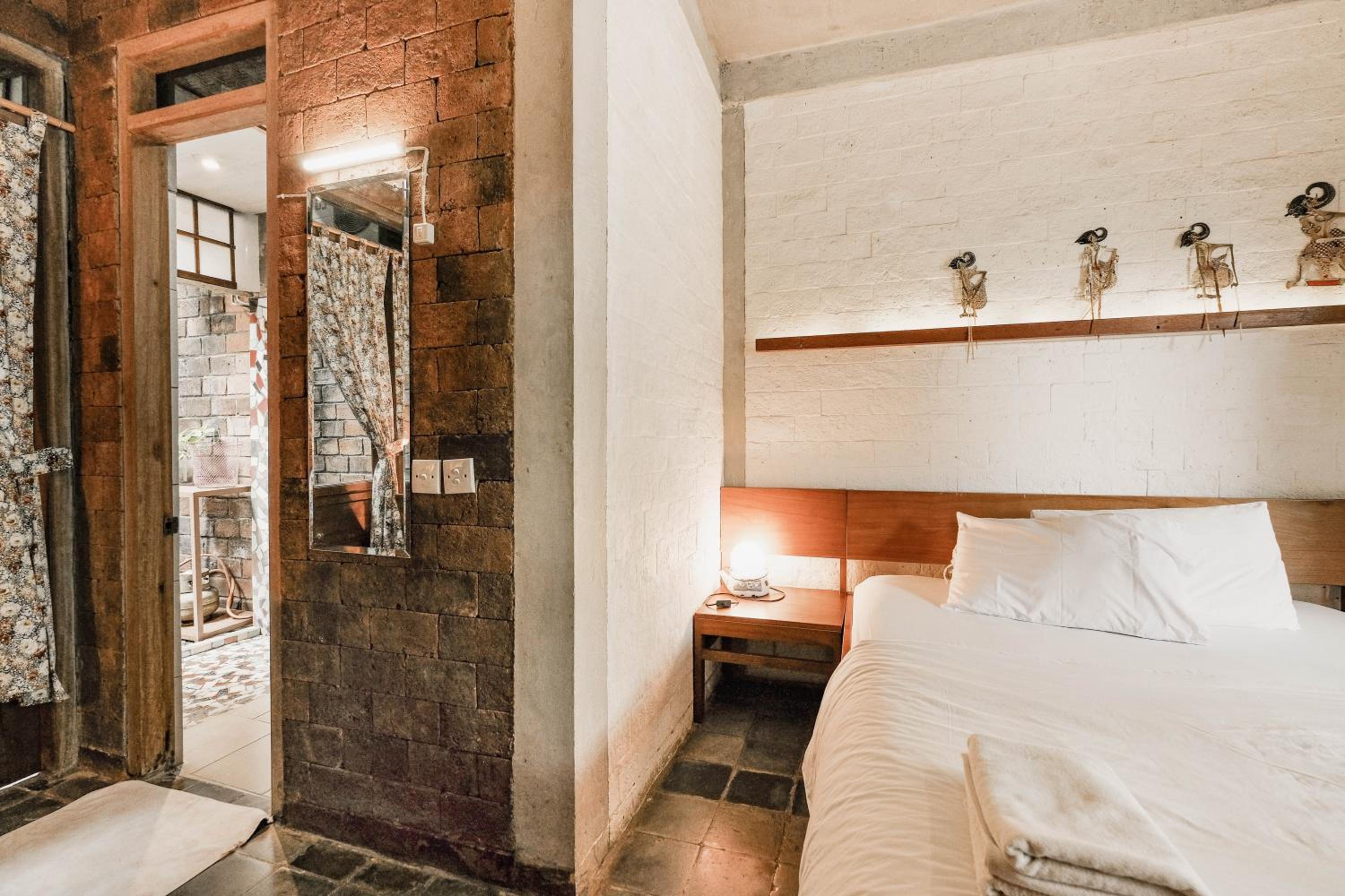 Standard Double Room - Photo 17