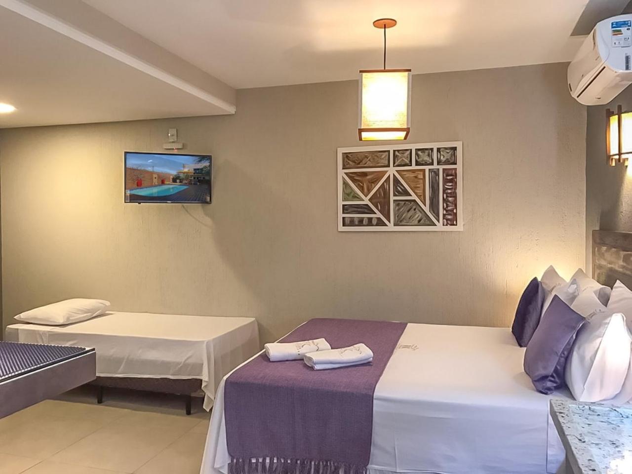 Suite with Pool View - Photo 8
