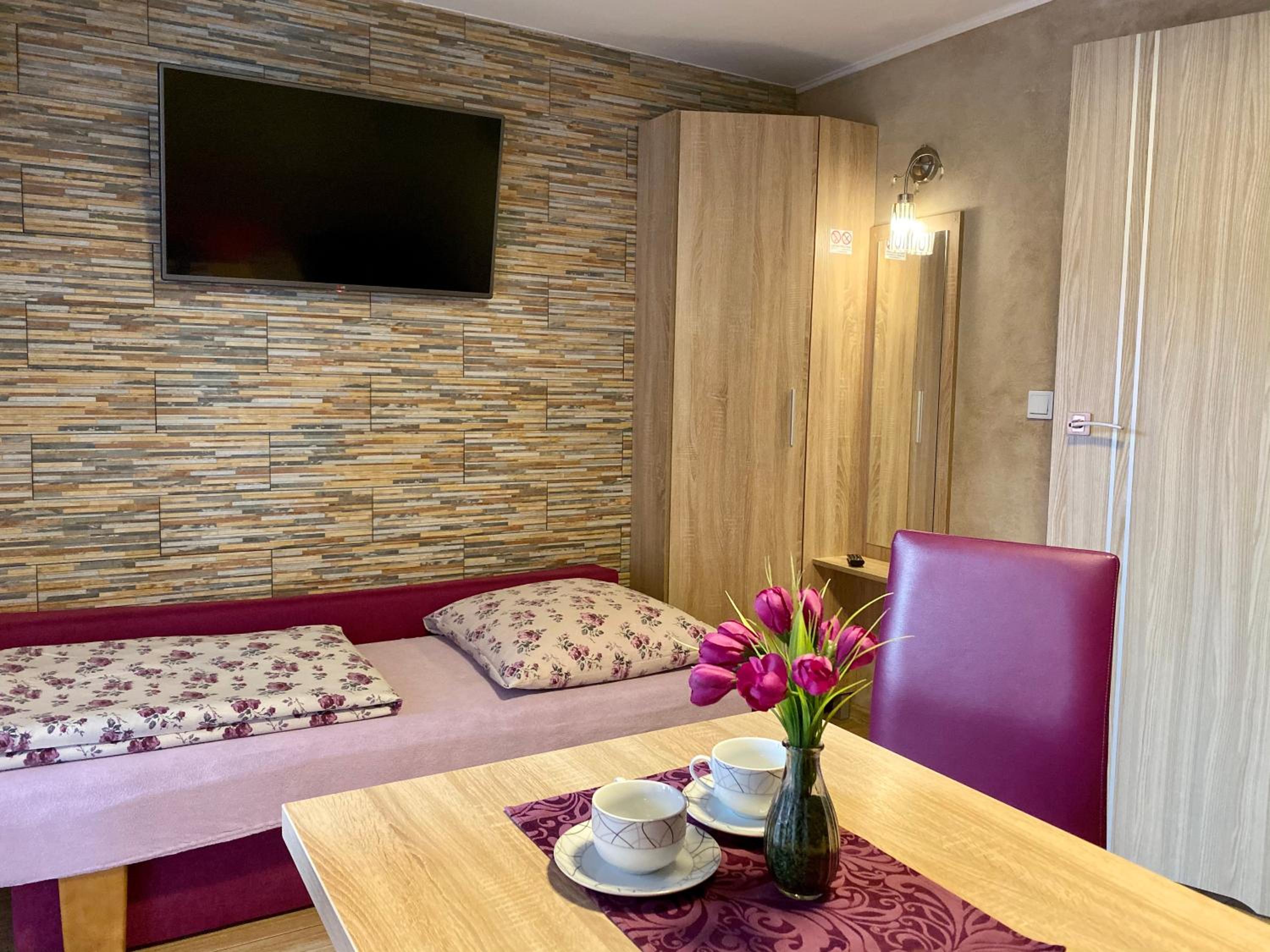 Quadruple Room with Private Bathroom