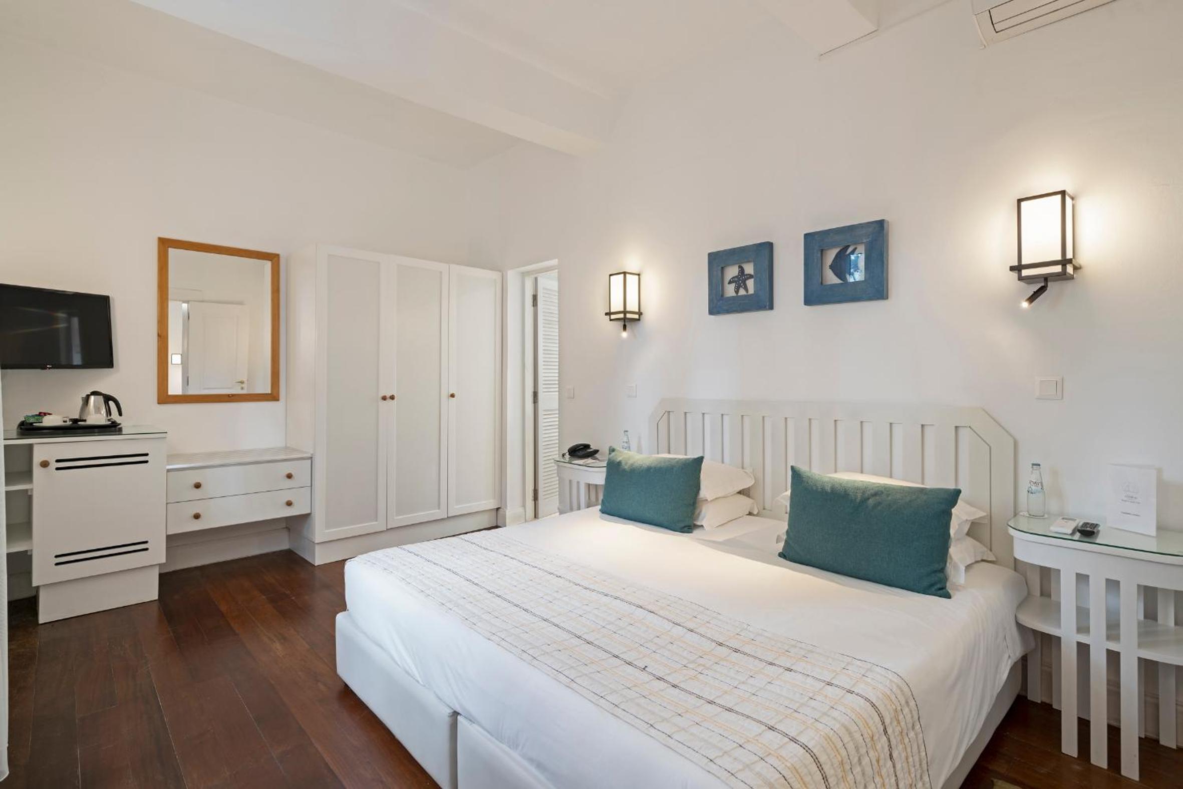 Double Room in Manor House with Garden View