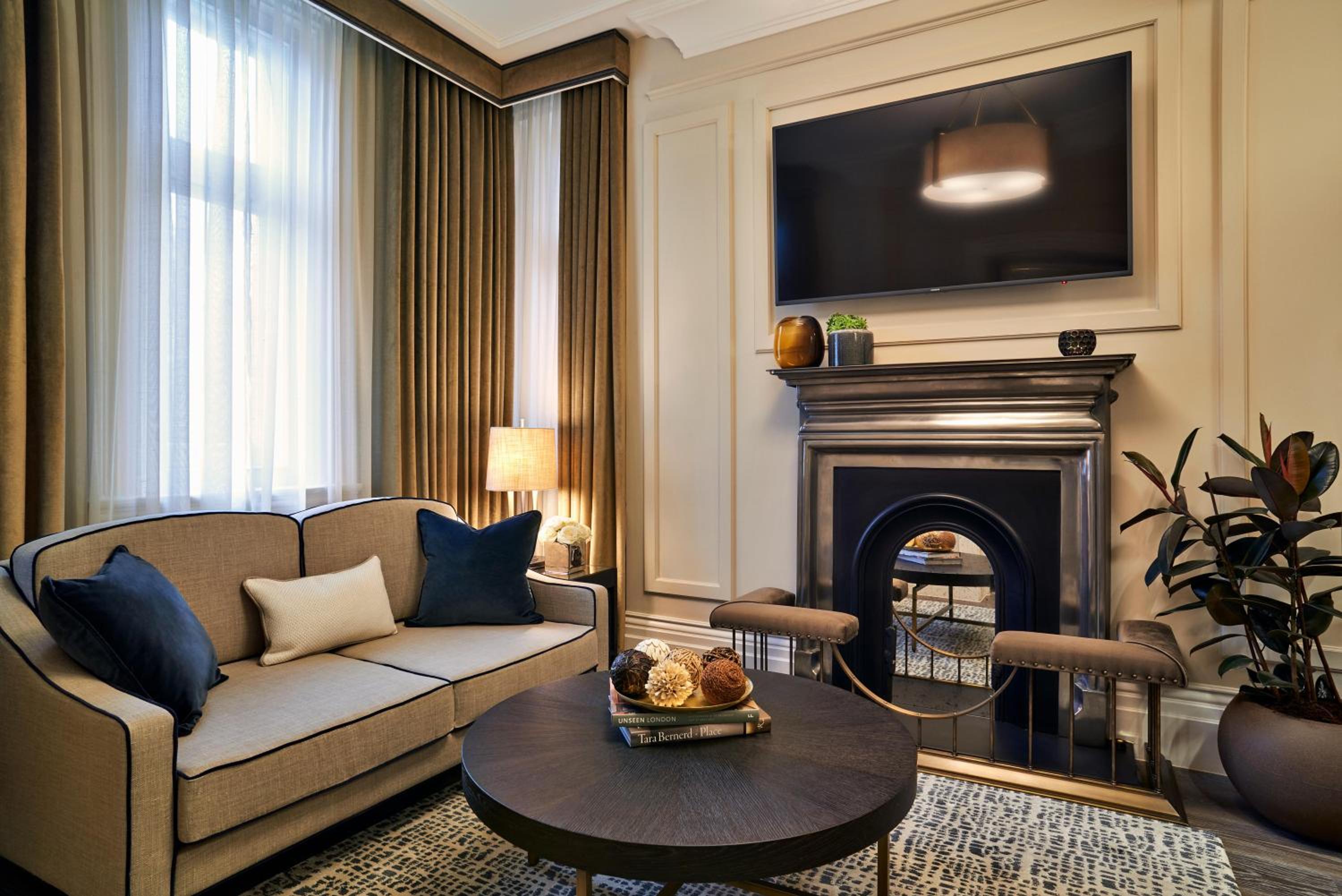 One-Bedroom Suite Park View