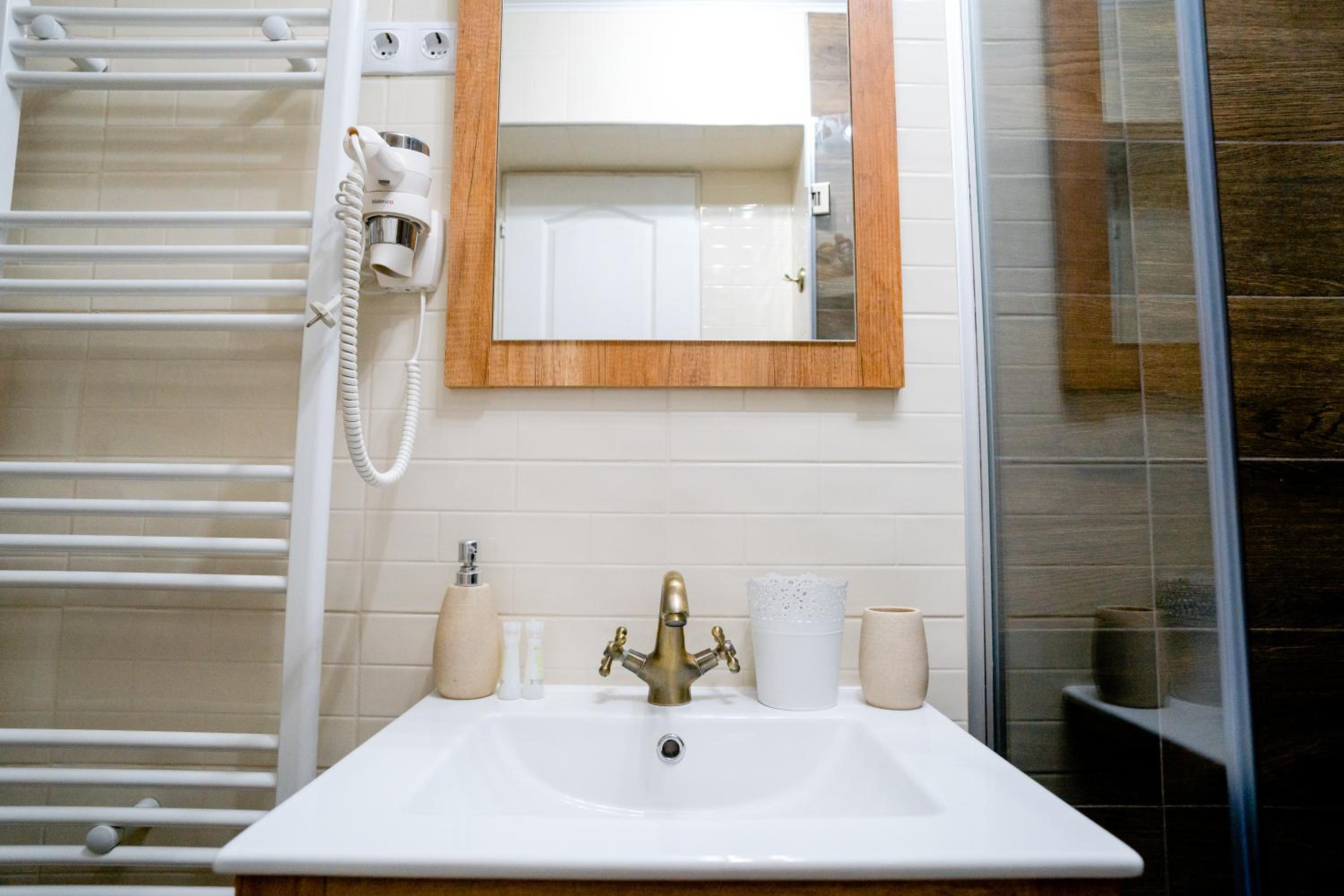 One-Bedroom Apartment (2 Adults) - Photo 15