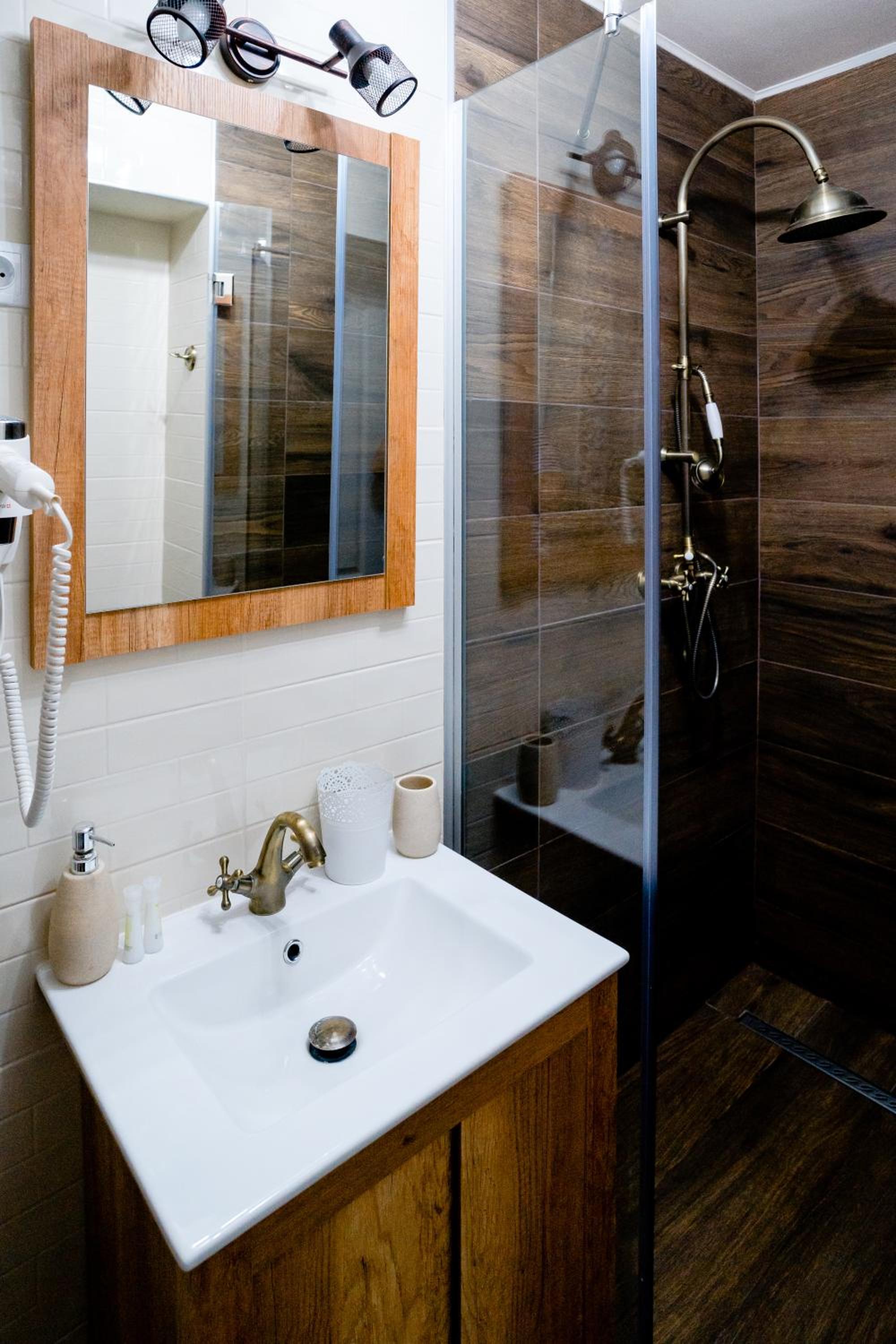 One-Bedroom Apartment (2 Adults) - Photo 14